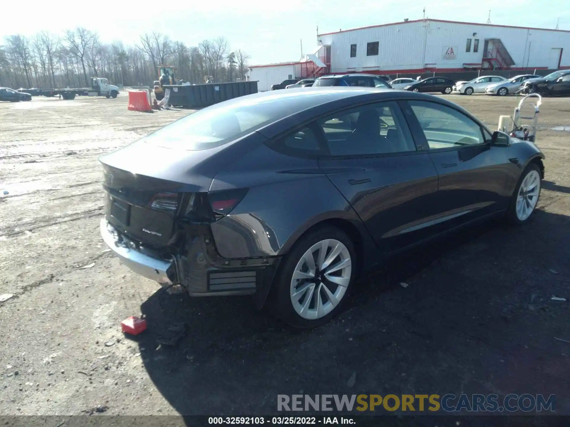 4 Photograph of a damaged car 5YJ3E1EB2NF126318 TESLA MODEL 3 2022