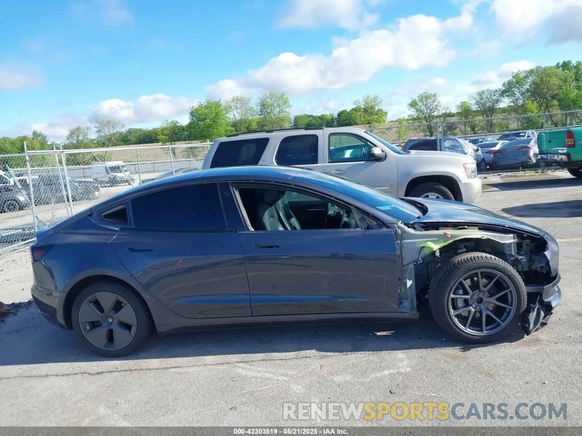 14 Photograph of a damaged car 5YJ3E1EB2NF126562 TESLA MODEL 3 2022