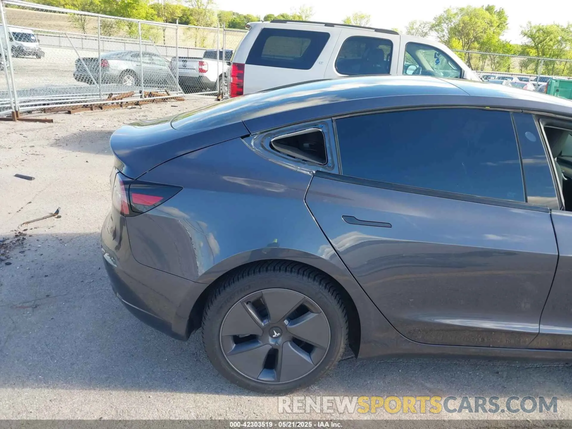 20 Photograph of a damaged car 5YJ3E1EB2NF126562 TESLA MODEL 3 2022