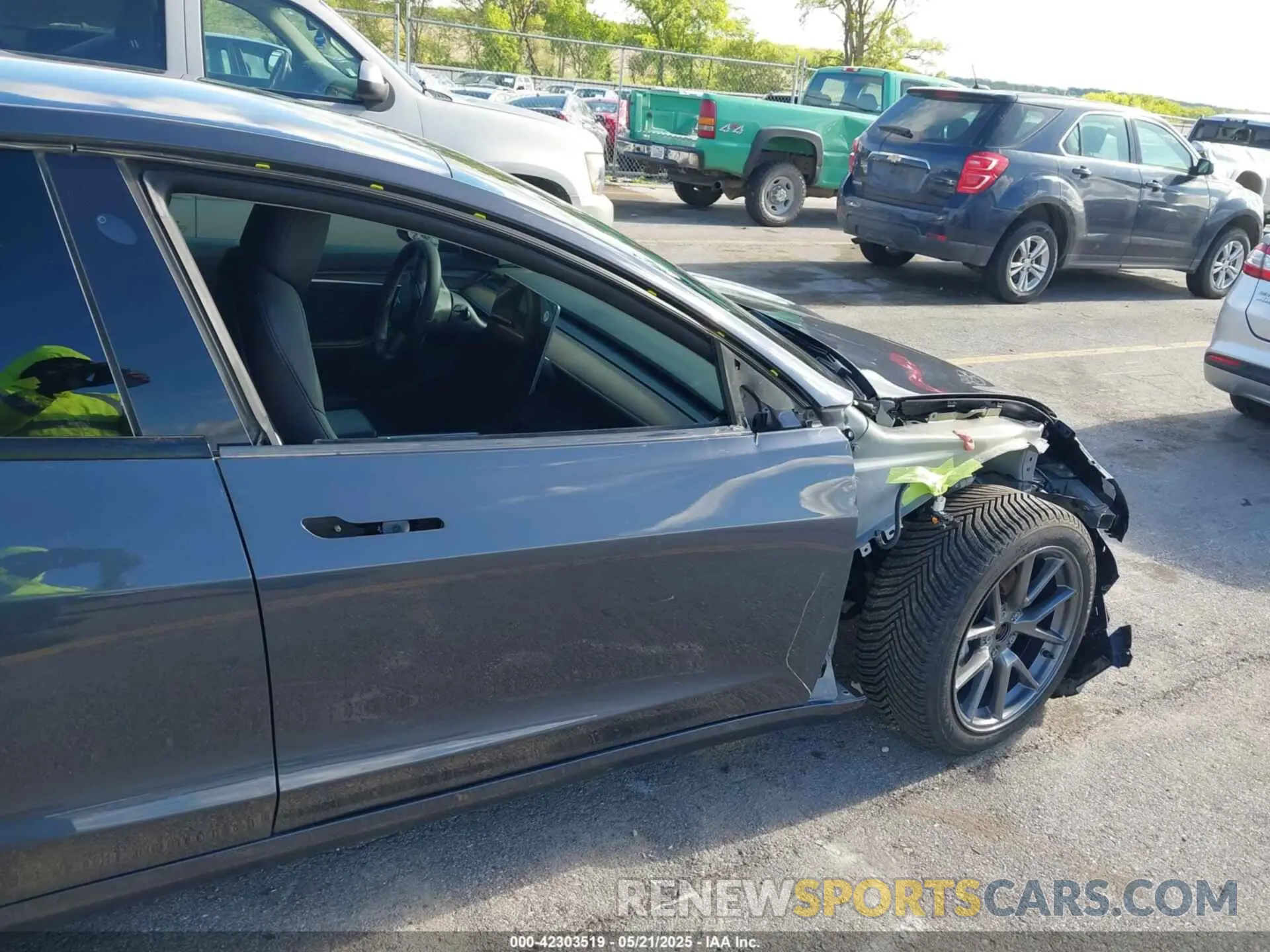 21 Photograph of a damaged car 5YJ3E1EB2NF126562 TESLA MODEL 3 2022