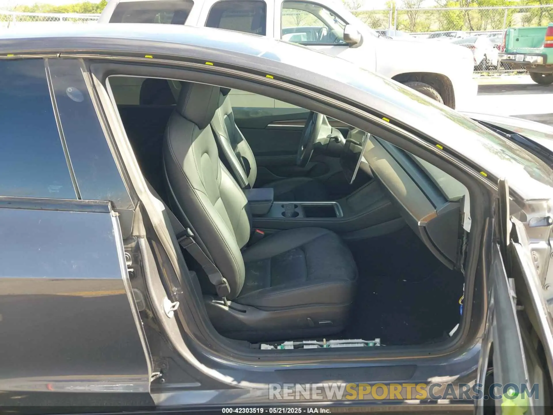 5 Photograph of a damaged car 5YJ3E1EB2NF126562 TESLA MODEL 3 2022