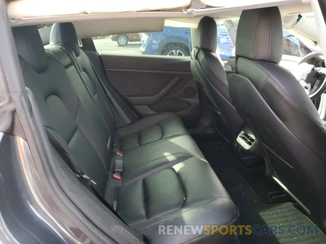 10 Photograph of a damaged car 5YJ3E1EB2NF137027 TESLA MODEL 3 2022