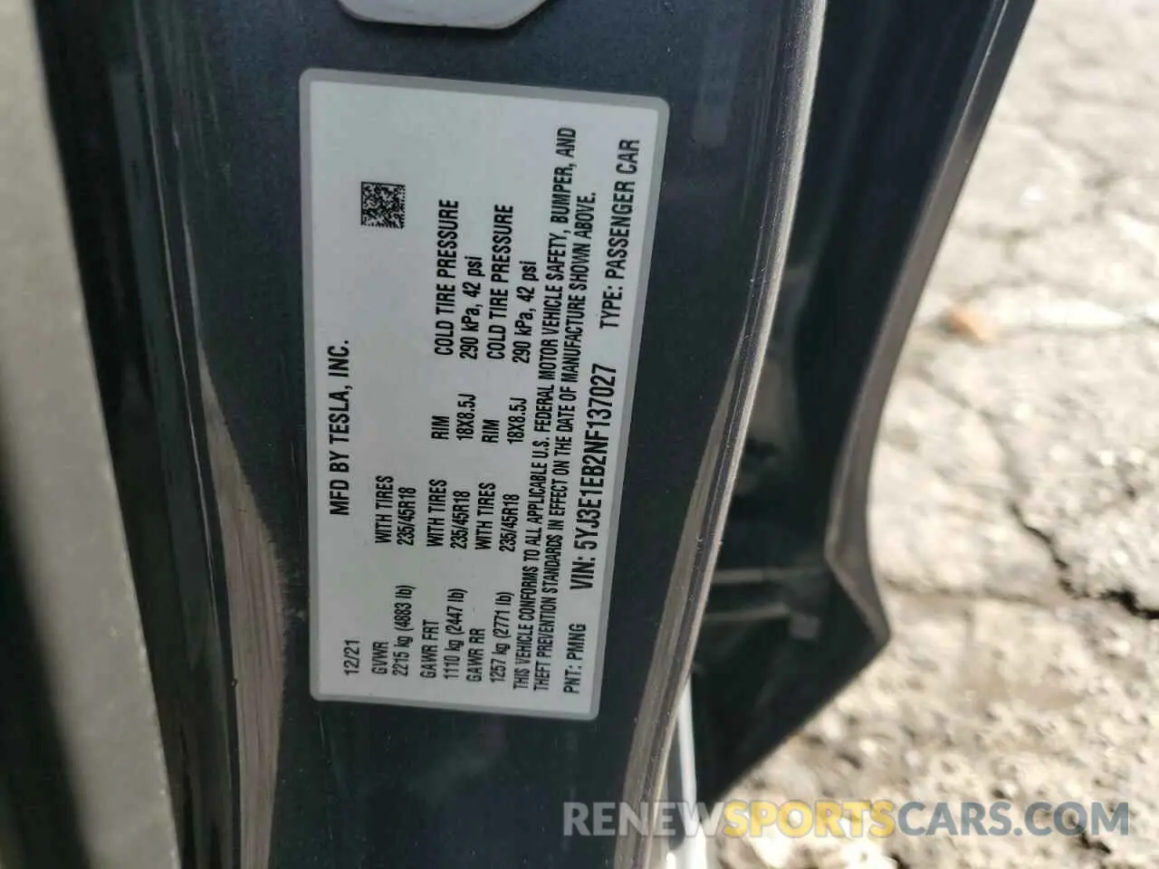 12 Photograph of a damaged car 5YJ3E1EB2NF137027 TESLA MODEL 3 2022