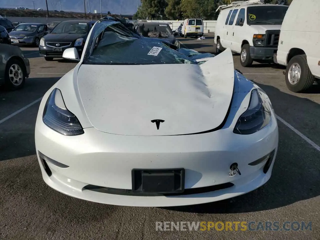 5 Photograph of a damaged car 5YJ3E1EB2NF145385 TESLA MODEL 3 2022