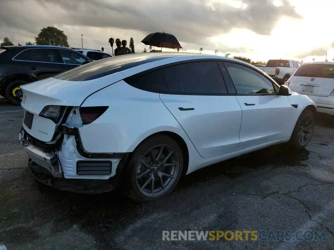 3 Photograph of a damaged car 5YJ3E1EB2NF163675 TESLA MODEL 3 2022