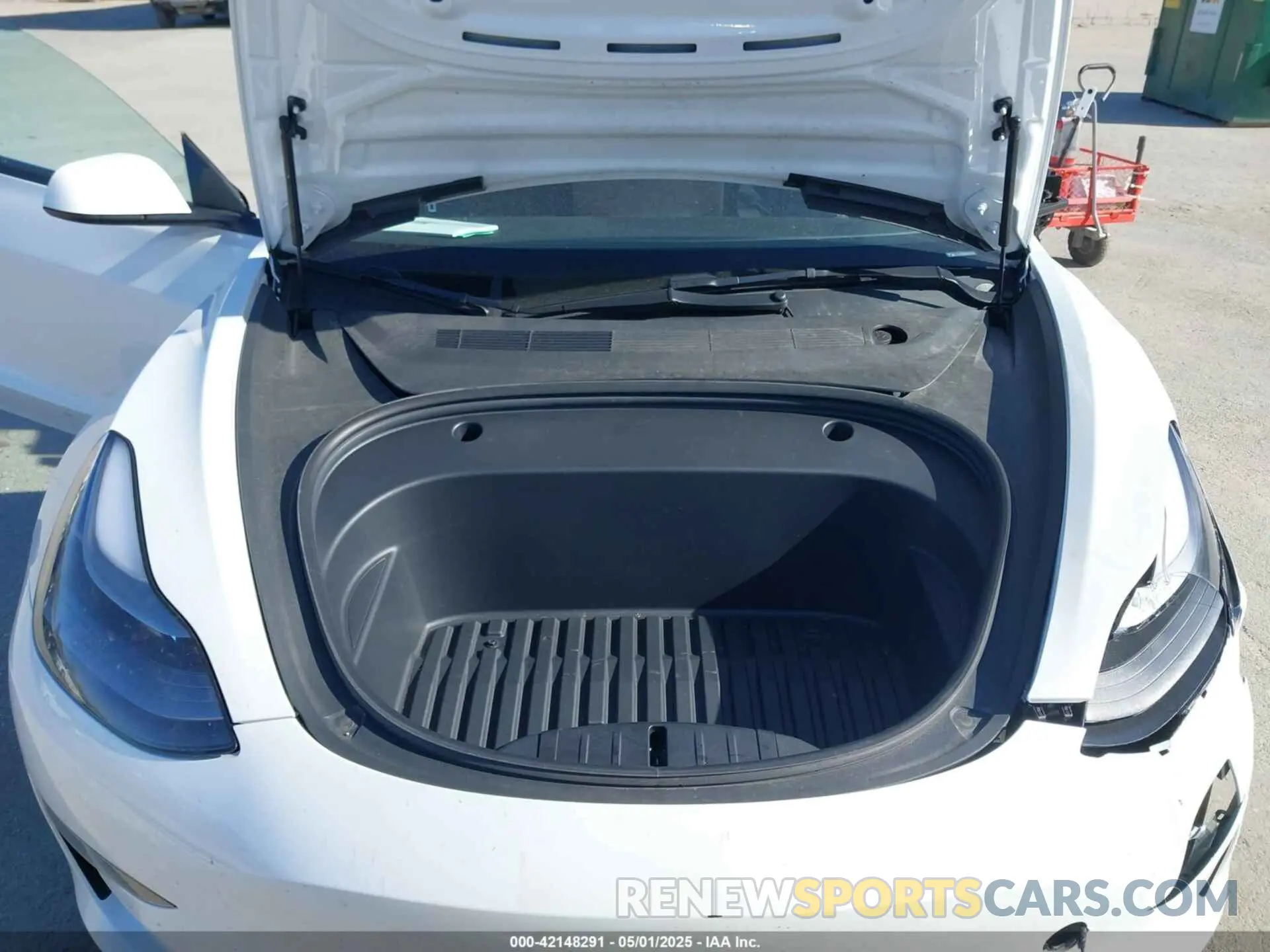 10 Photograph of a damaged car 5YJ3E1EB2NF170335 TESLA MODEL 3 2022