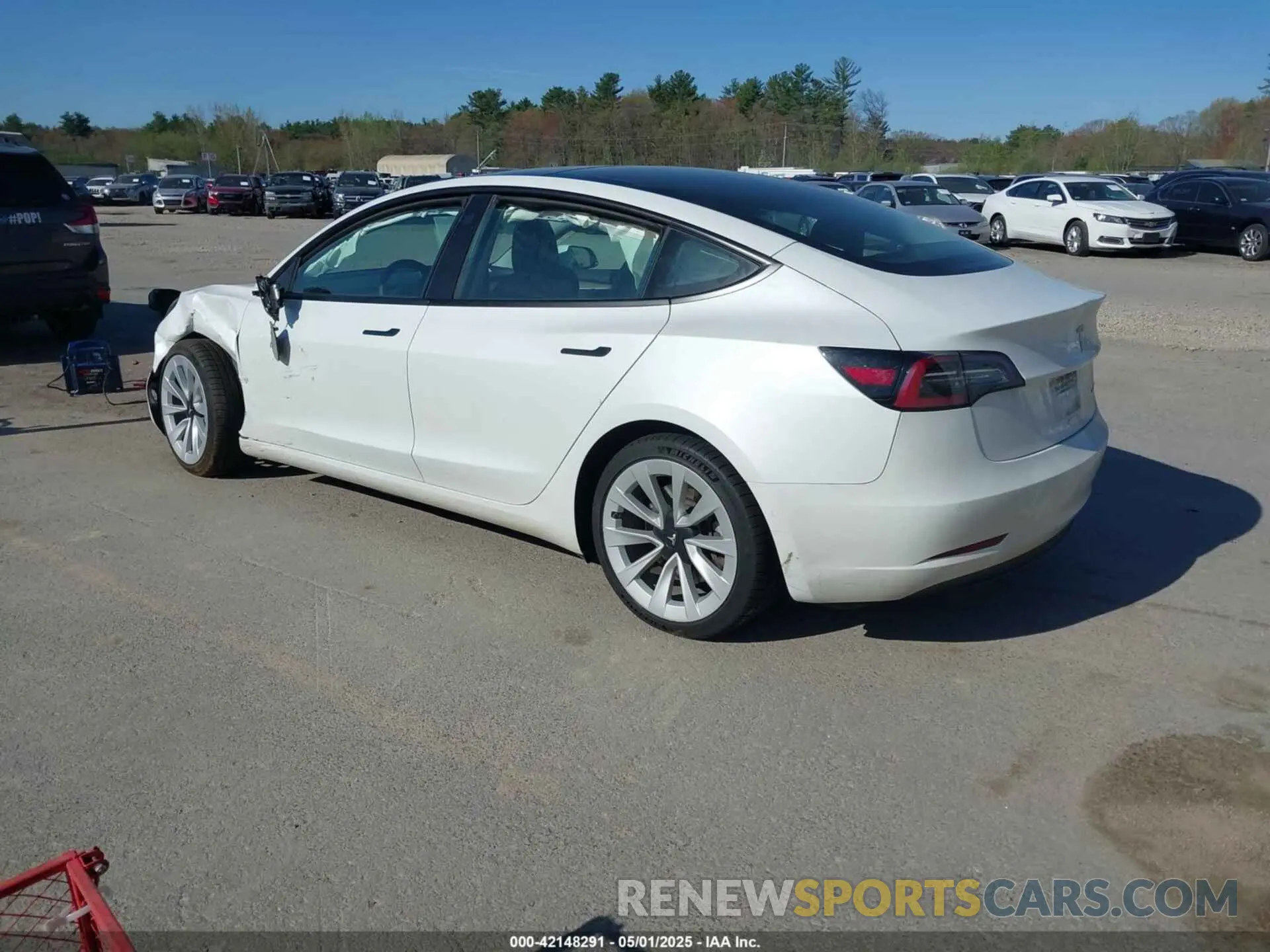 3 Photograph of a damaged car 5YJ3E1EB2NF170335 TESLA MODEL 3 2022