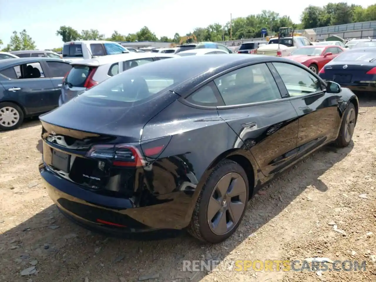 4 Photograph of a damaged car 5YJ3E1EB2NF172845 TESLA MODEL 3 2022