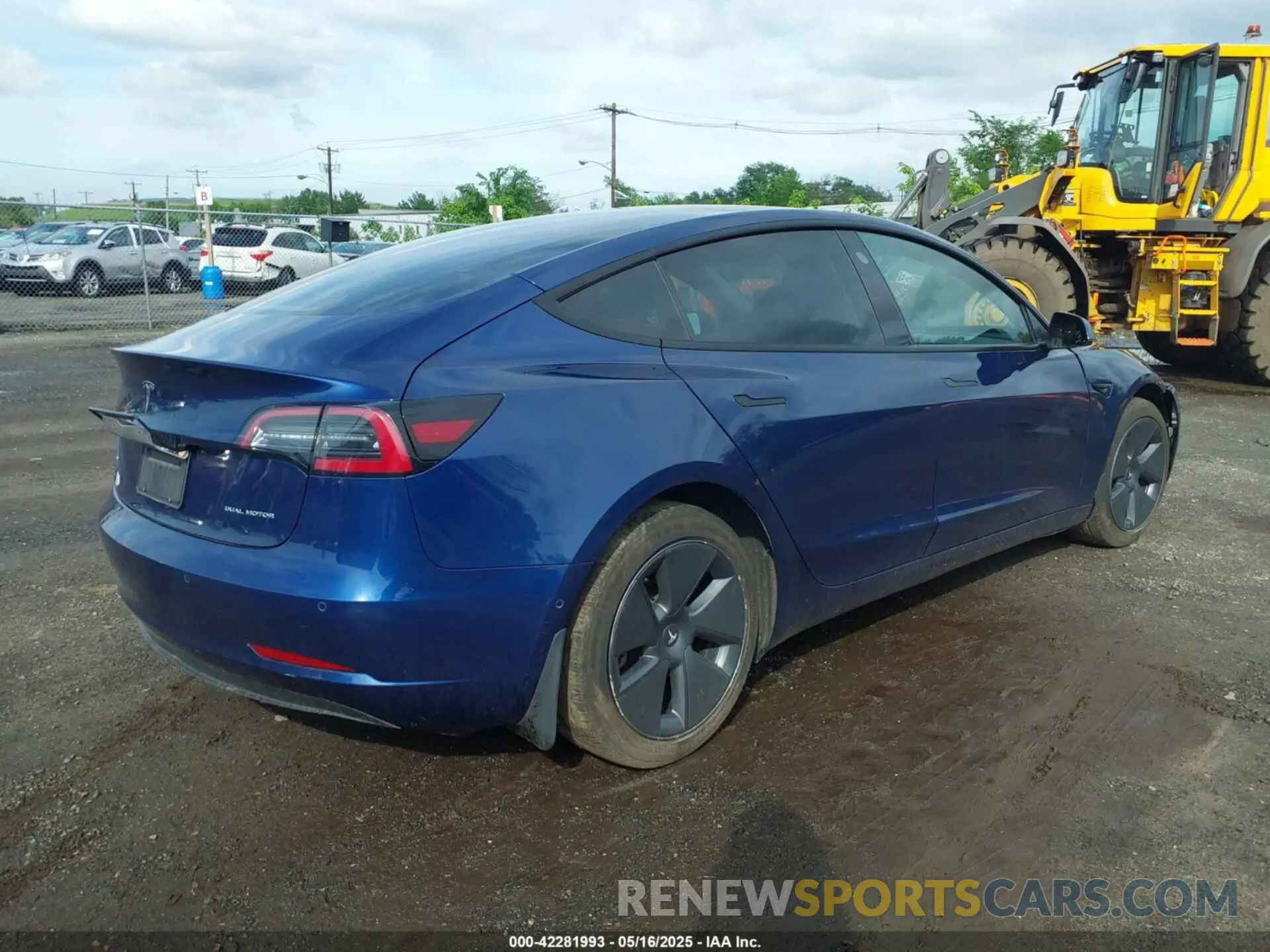 4 Photograph of a damaged car 5YJ3E1EB2NF193808 TESLA MODEL 3 2022