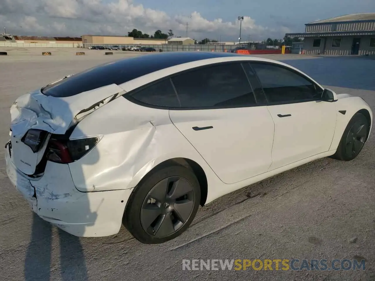 3 Photograph of a damaged car 5YJ3E1EB2NF201275 TESLA MODEL 3 2022