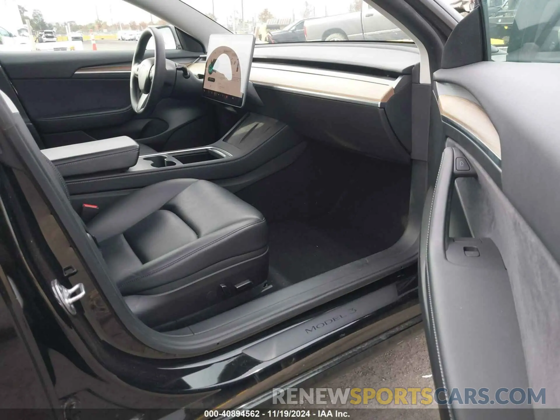 5 Photograph of a damaged car 5YJ3E1EB2NF201437 TESLA MODEL 3 2022