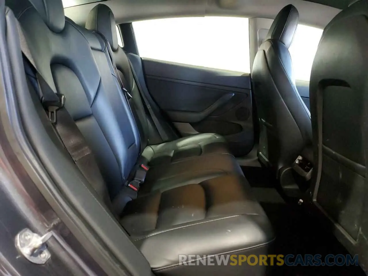 10 Photograph of a damaged car 5YJ3E1EB2NF204922 TESLA MODEL 3 2022