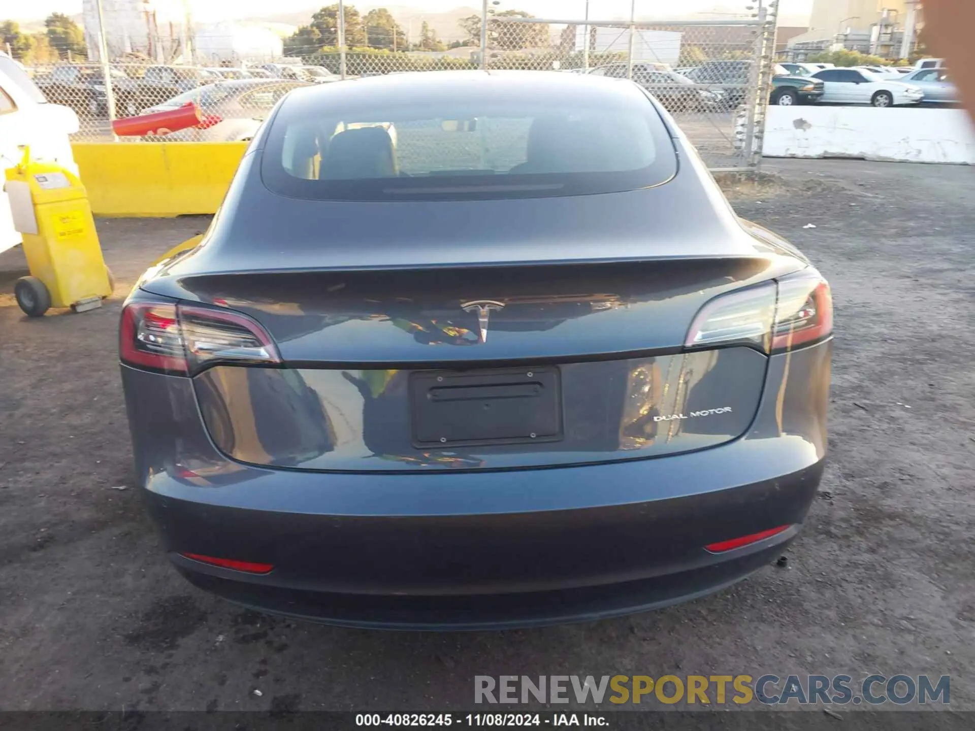 17 Photograph of a damaged car 5YJ3E1EB2NF207271 TESLA MODEL 3 2022