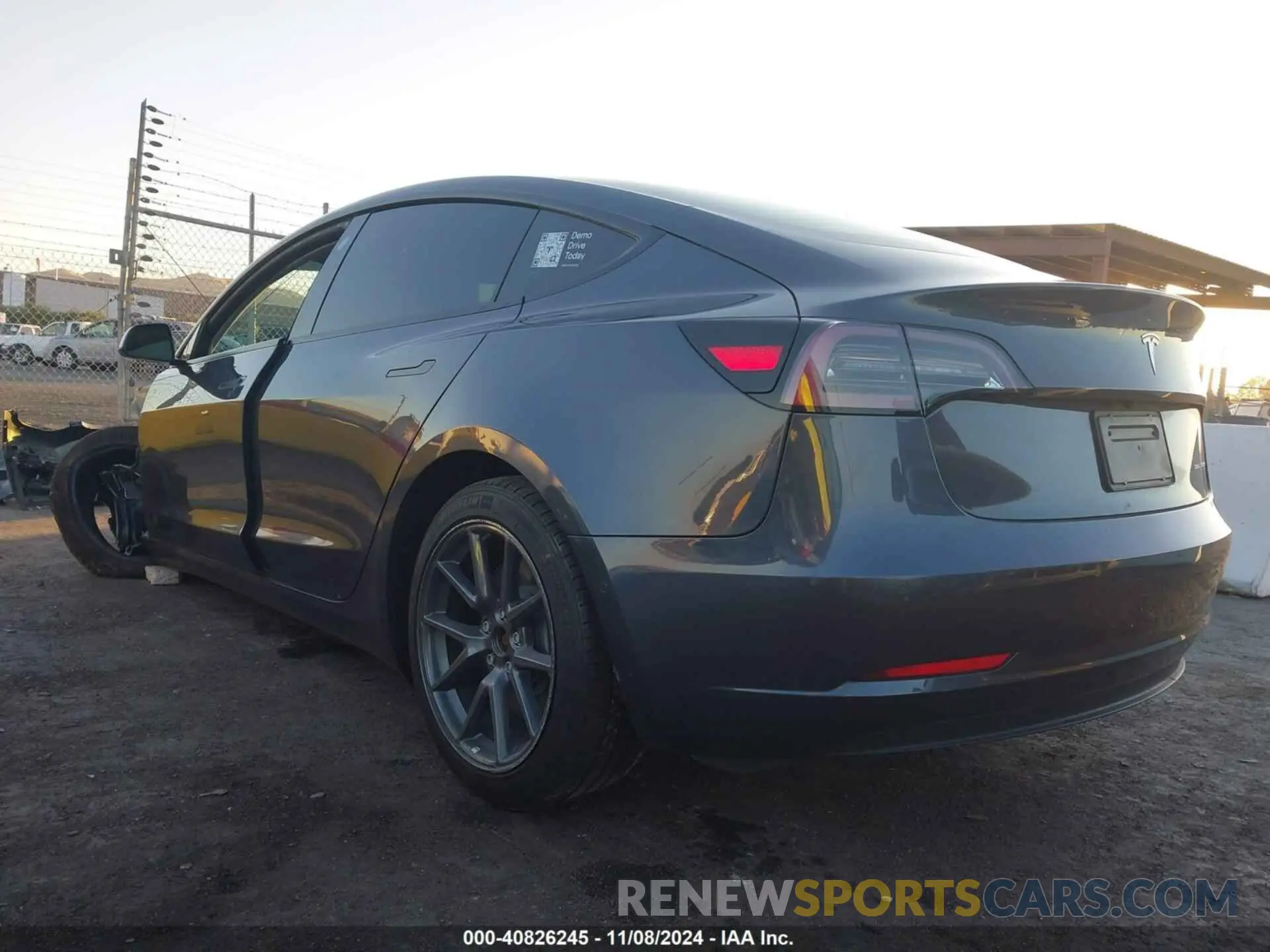 3 Photograph of a damaged car 5YJ3E1EB2NF207271 TESLA MODEL 3 2022