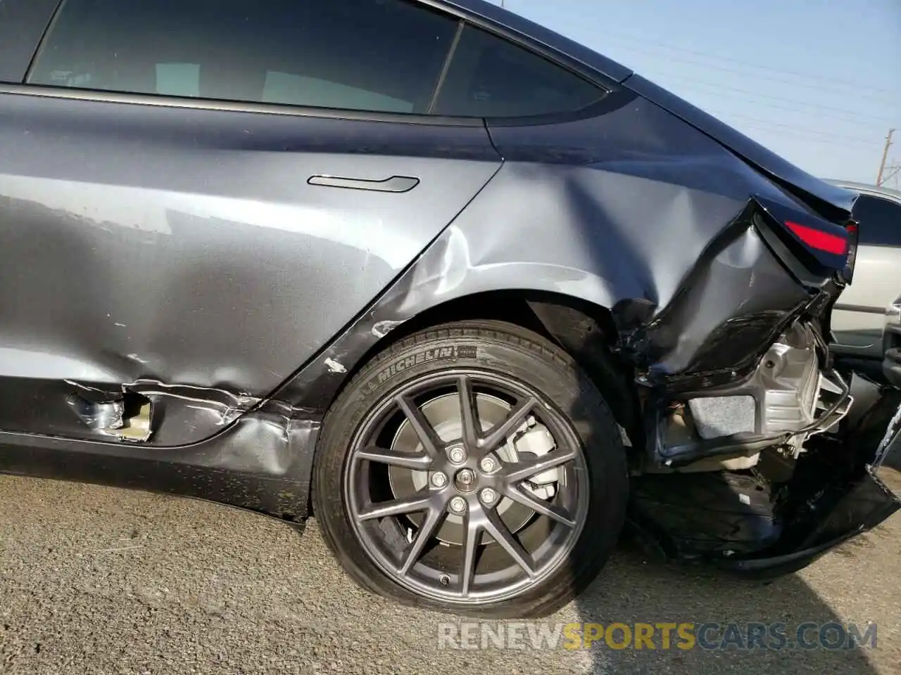 9 Photograph of a damaged car 5YJ3E1EB2NF208100 TESLA MODEL 3 2022