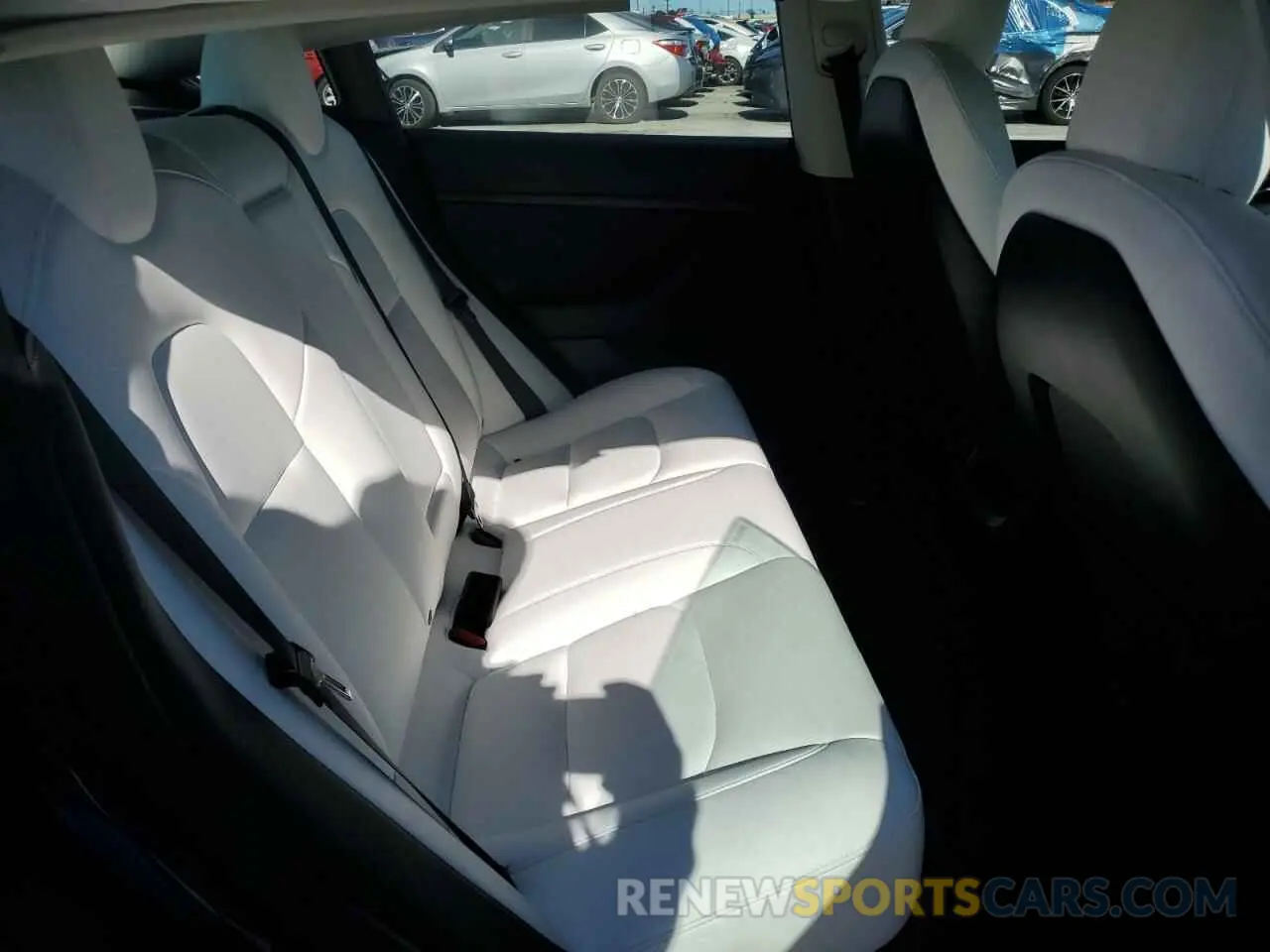 10 Photograph of a damaged car 5YJ3E1EB2NF243381 TESLA MODEL 3 2022