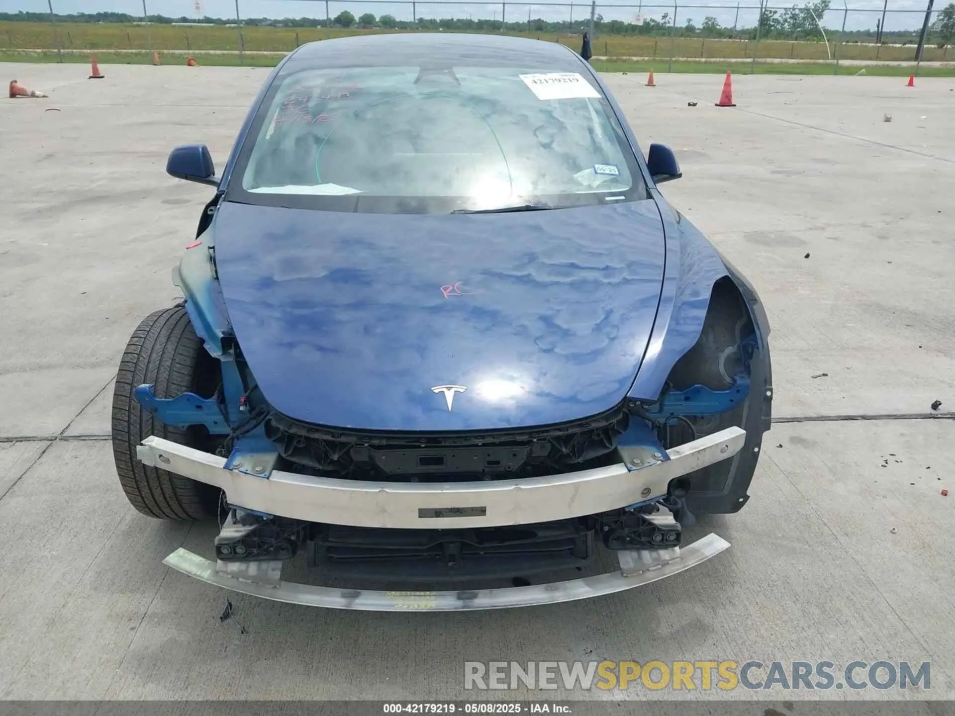 12 Photograph of a damaged car 5YJ3E1EB2NF246443 TESLA MODEL 3 2022