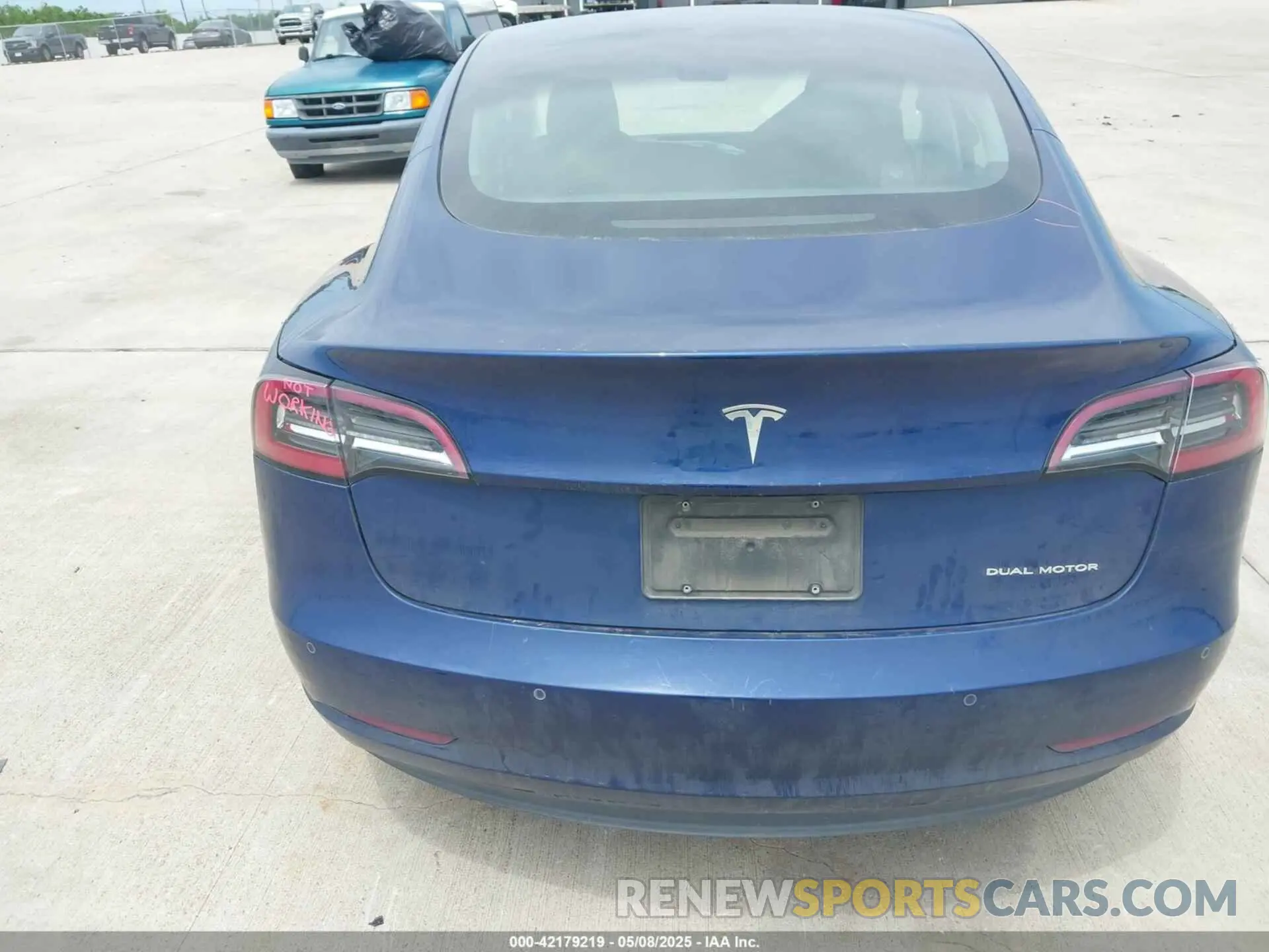 16 Photograph of a damaged car 5YJ3E1EB2NF246443 TESLA MODEL 3 2022