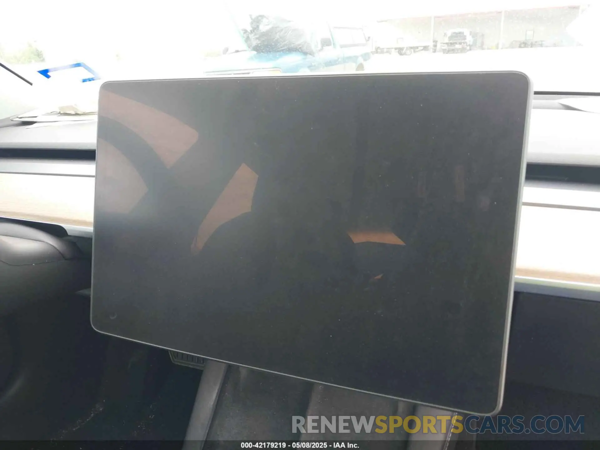 17 Photograph of a damaged car 5YJ3E1EB2NF246443 TESLA MODEL 3 2022