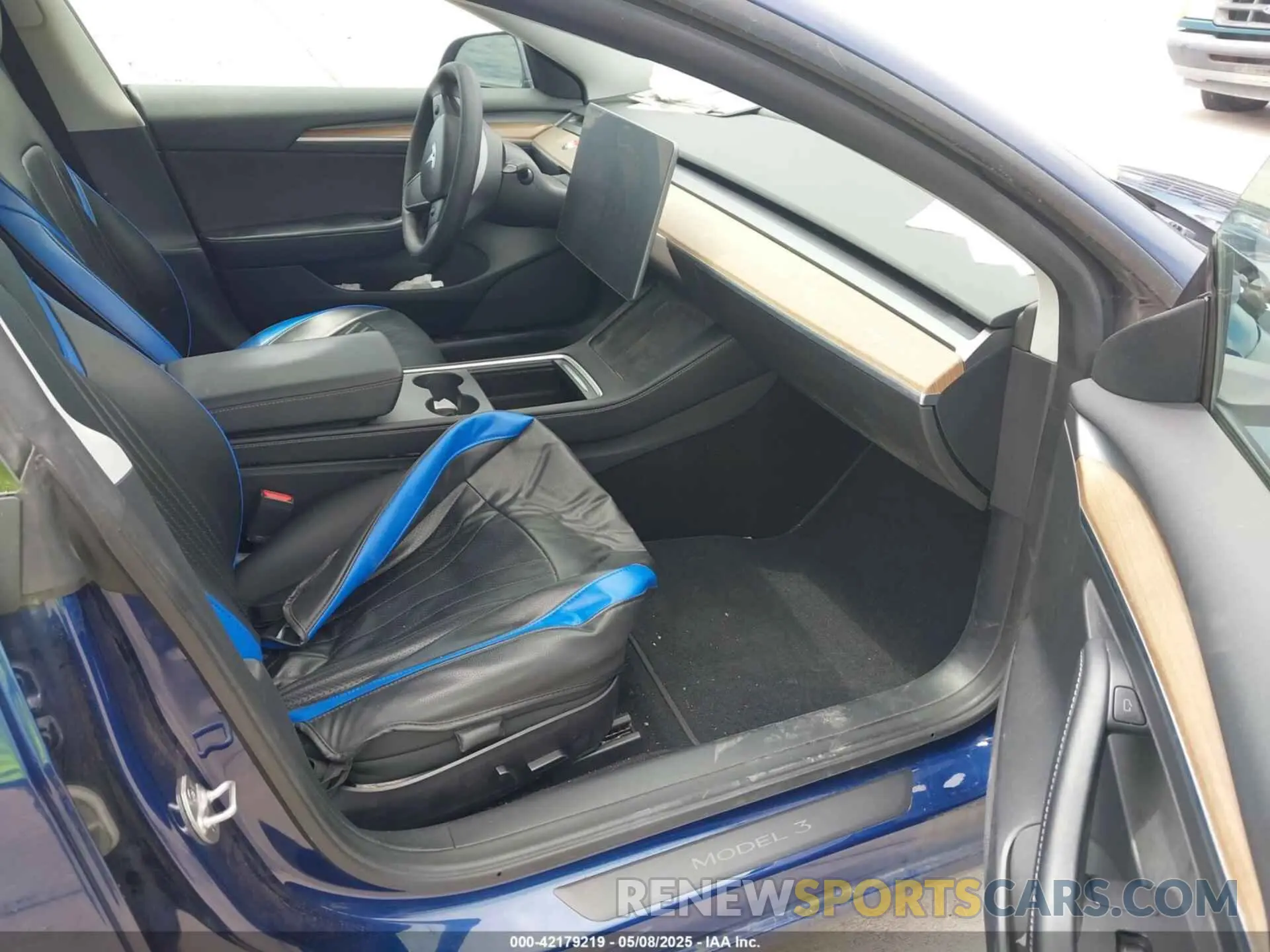 5 Photograph of a damaged car 5YJ3E1EB2NF246443 TESLA MODEL 3 2022