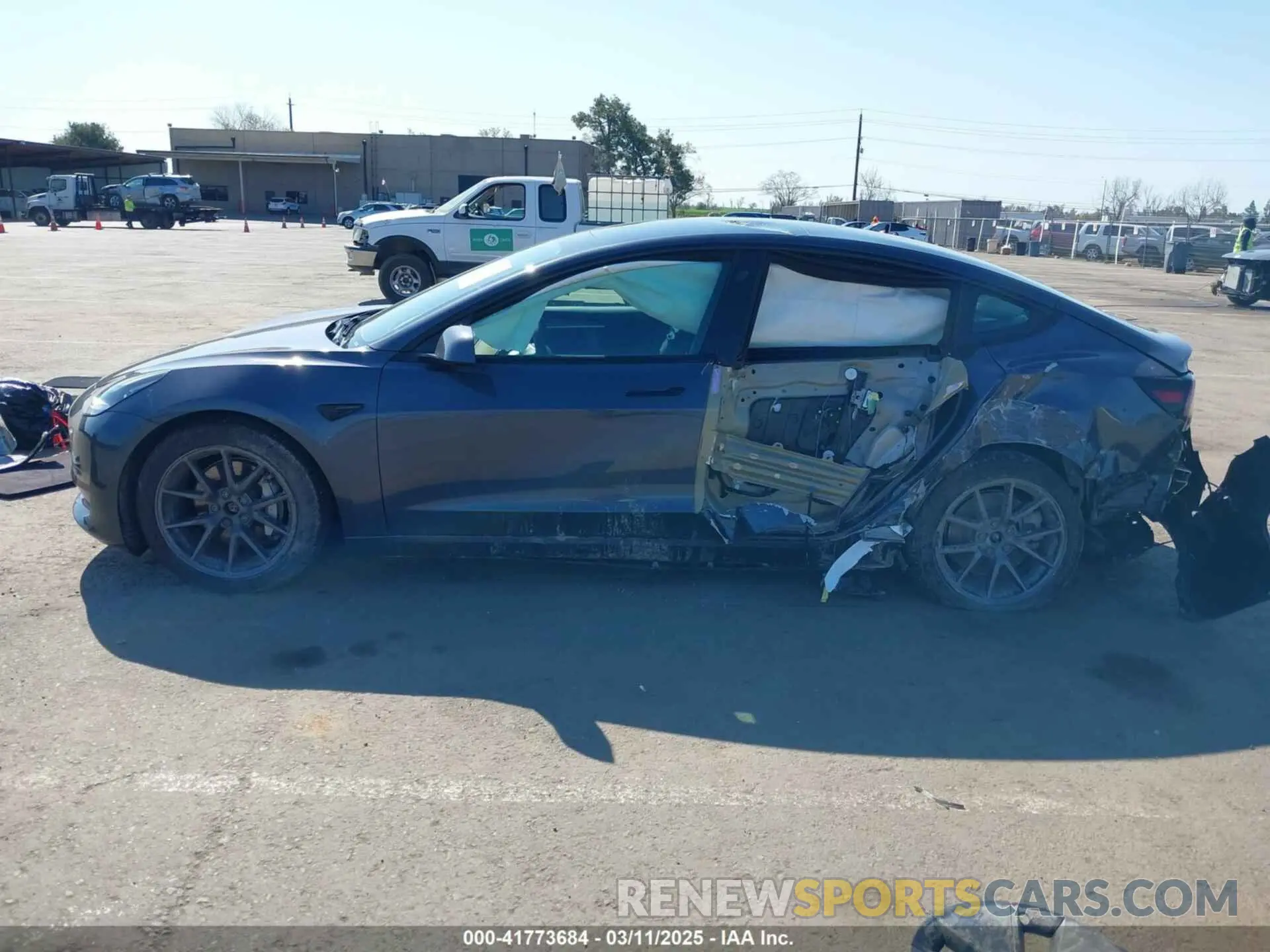 14 Photograph of a damaged car 5YJ3E1EB2NF251772 TESLA MODEL 3 2022