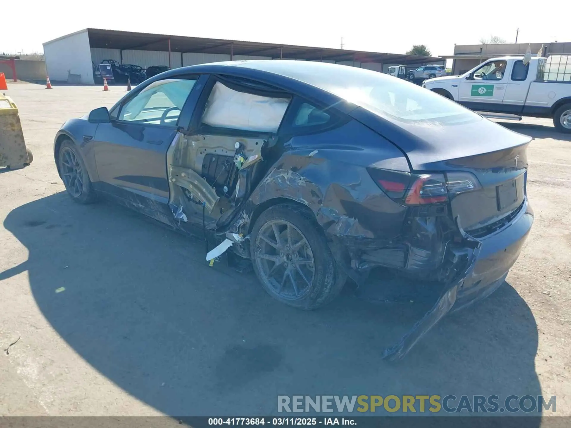 3 Photograph of a damaged car 5YJ3E1EB2NF251772 TESLA MODEL 3 2022