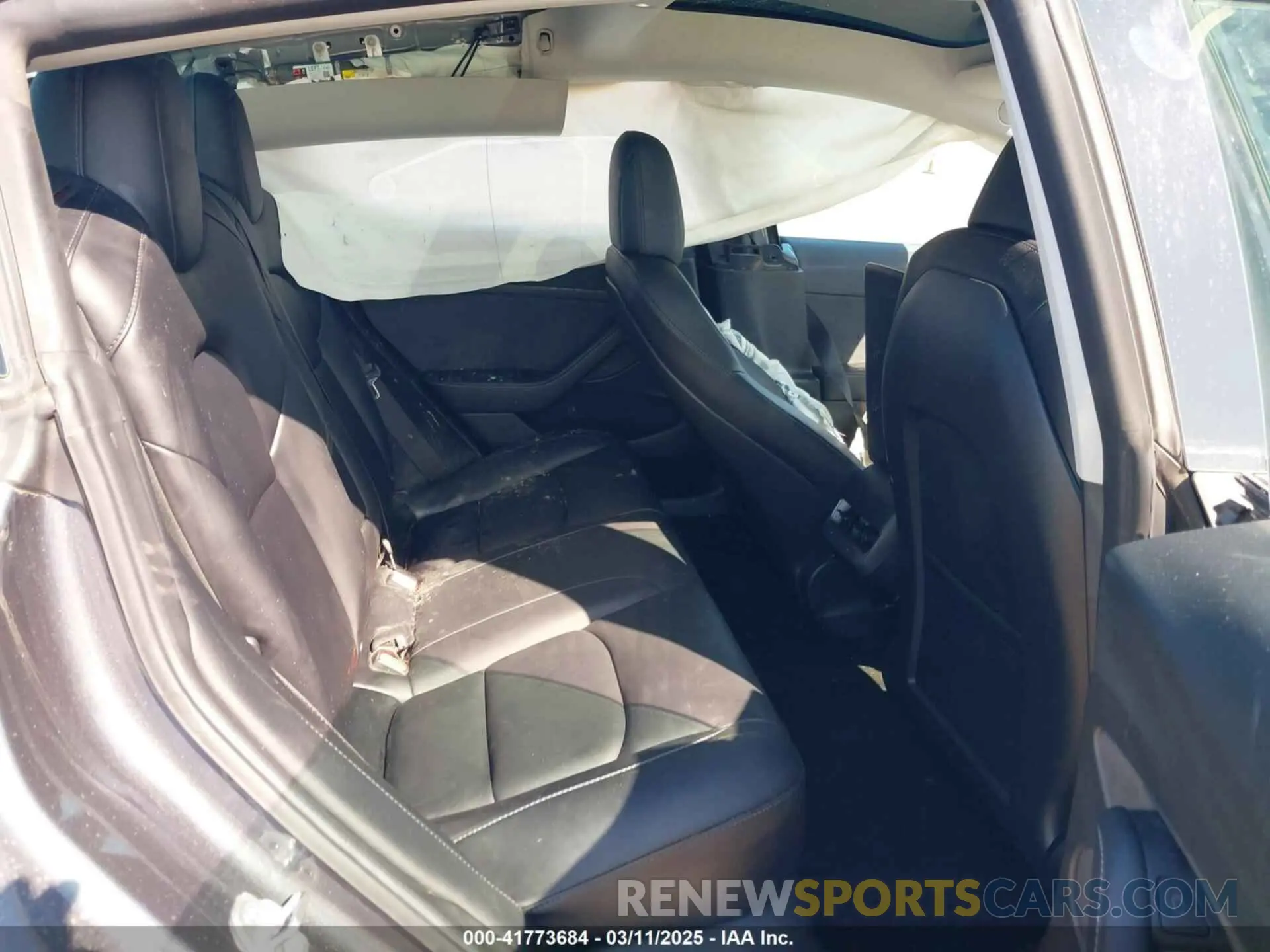 8 Photograph of a damaged car 5YJ3E1EB2NF251772 TESLA MODEL 3 2022