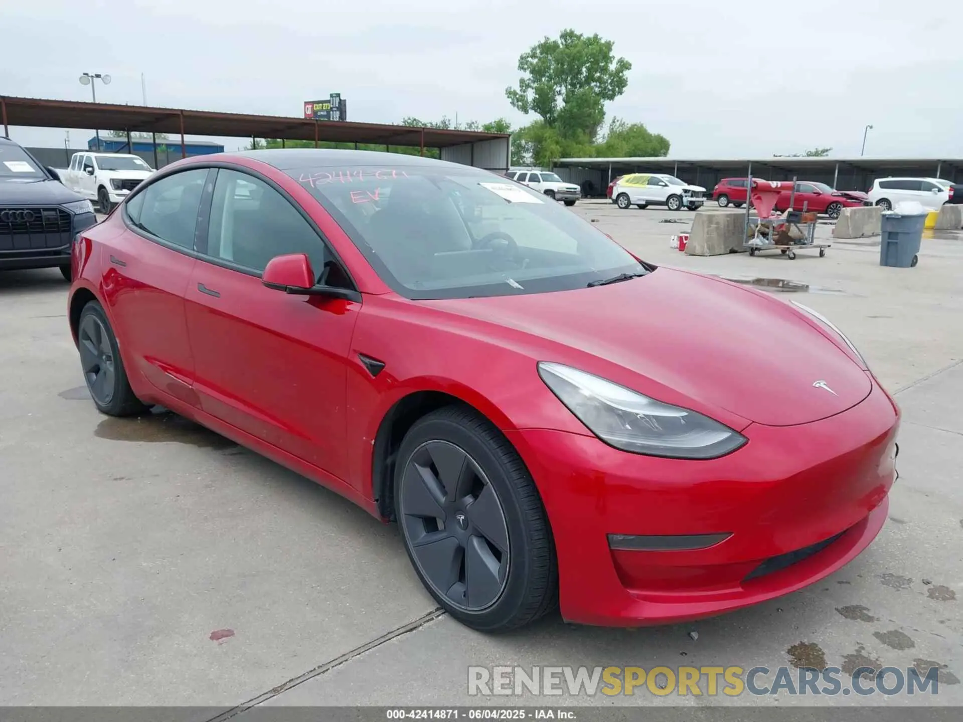 1 Photograph of a damaged car 5YJ3E1EB2NF267213 TESLA MODEL 3 2022