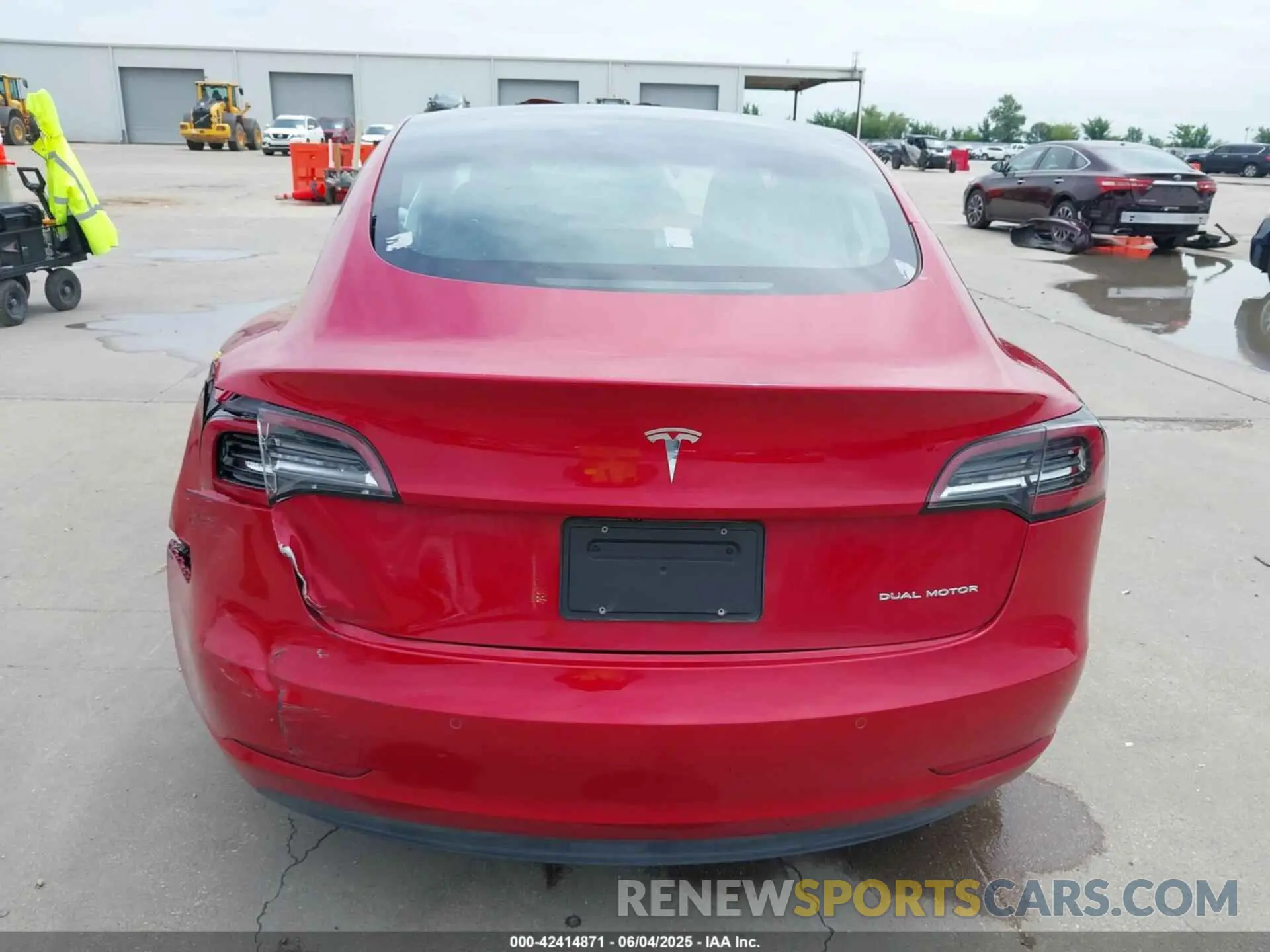 15 Photograph of a damaged car 5YJ3E1EB2NF267213 TESLA MODEL 3 2022
