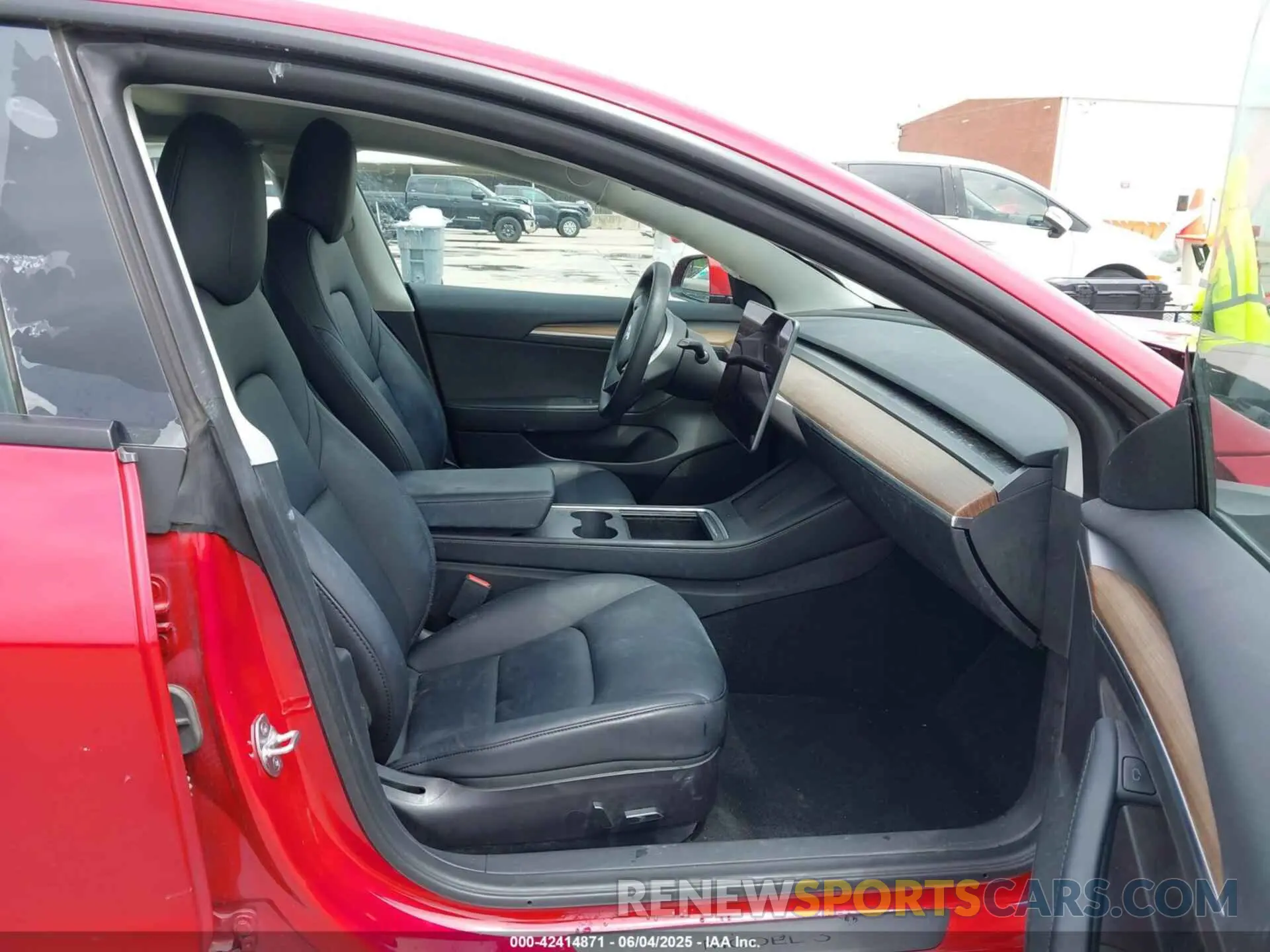 5 Photograph of a damaged car 5YJ3E1EB2NF267213 TESLA MODEL 3 2022