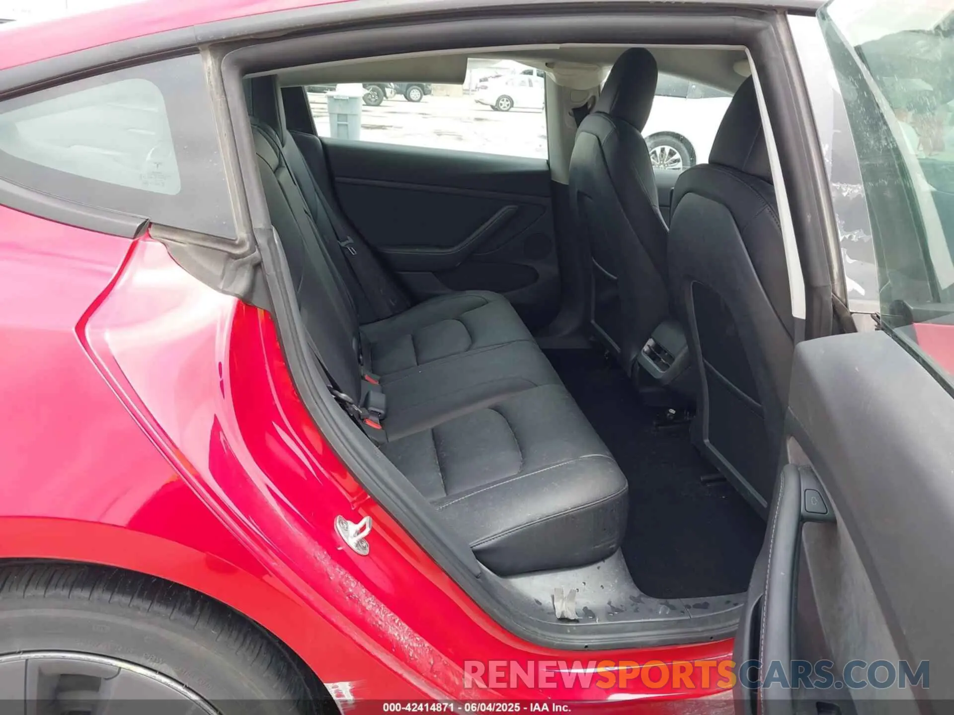 8 Photograph of a damaged car 5YJ3E1EB2NF267213 TESLA MODEL 3 2022