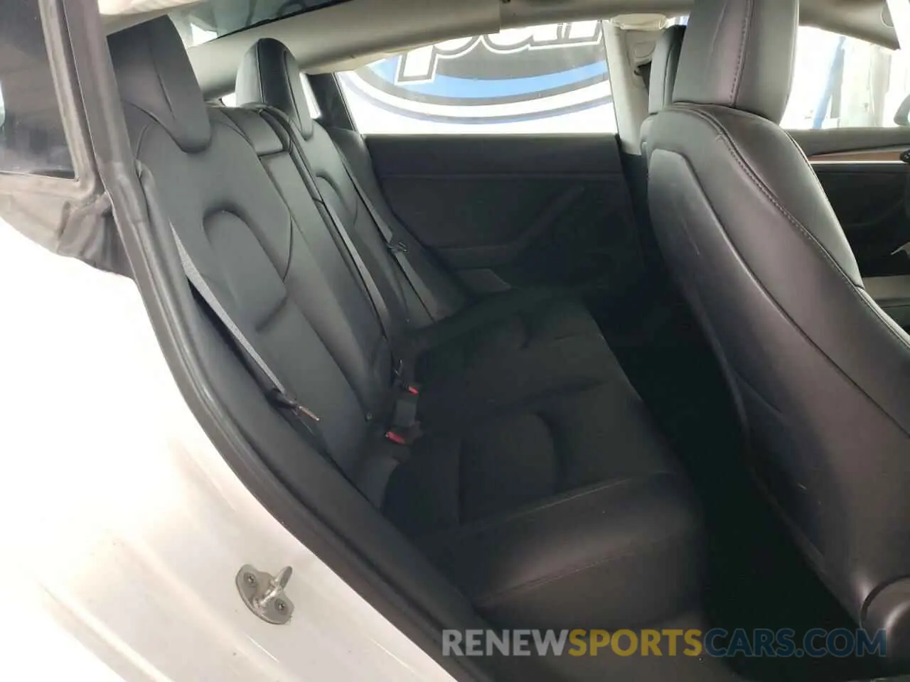 10 Photograph of a damaged car 5YJ3E1EB2NF267485 TESLA MODEL 3 2022