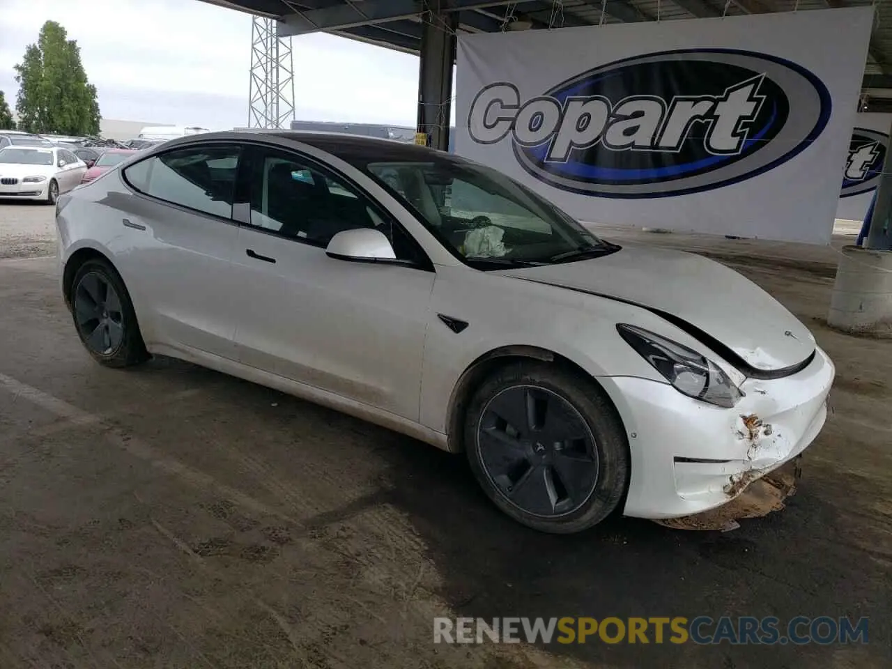 4 Photograph of a damaged car 5YJ3E1EB2NF267485 TESLA MODEL 3 2022