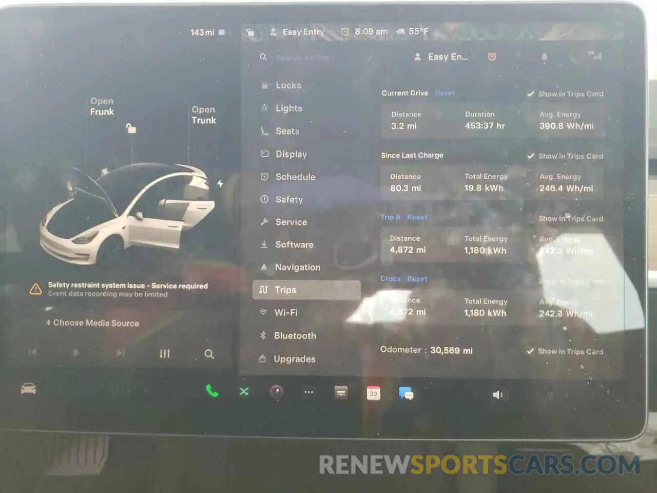 9 Photograph of a damaged car 5YJ3E1EB2NF267485 TESLA MODEL 3 2022