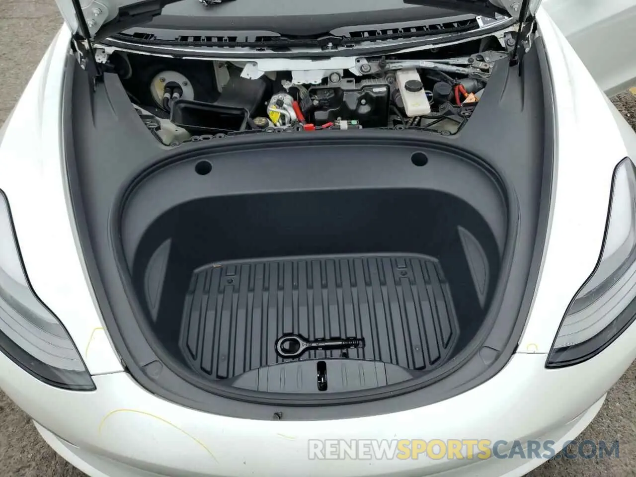 11 Photograph of a damaged car 5YJ3E1EB2NF272606 TESLA MODEL 3 2022