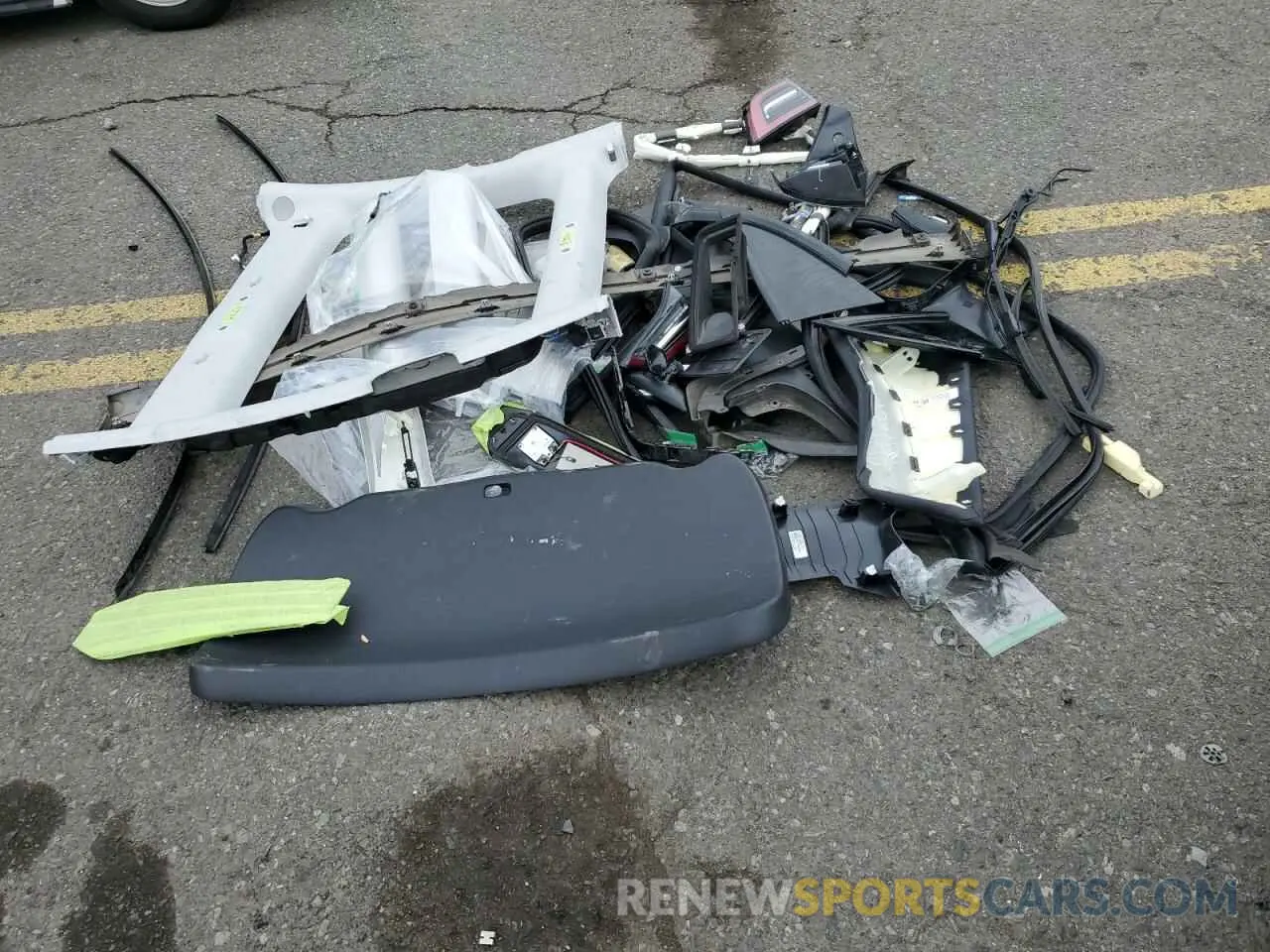12 Photograph of a damaged car 5YJ3E1EB2NF272606 TESLA MODEL 3 2022