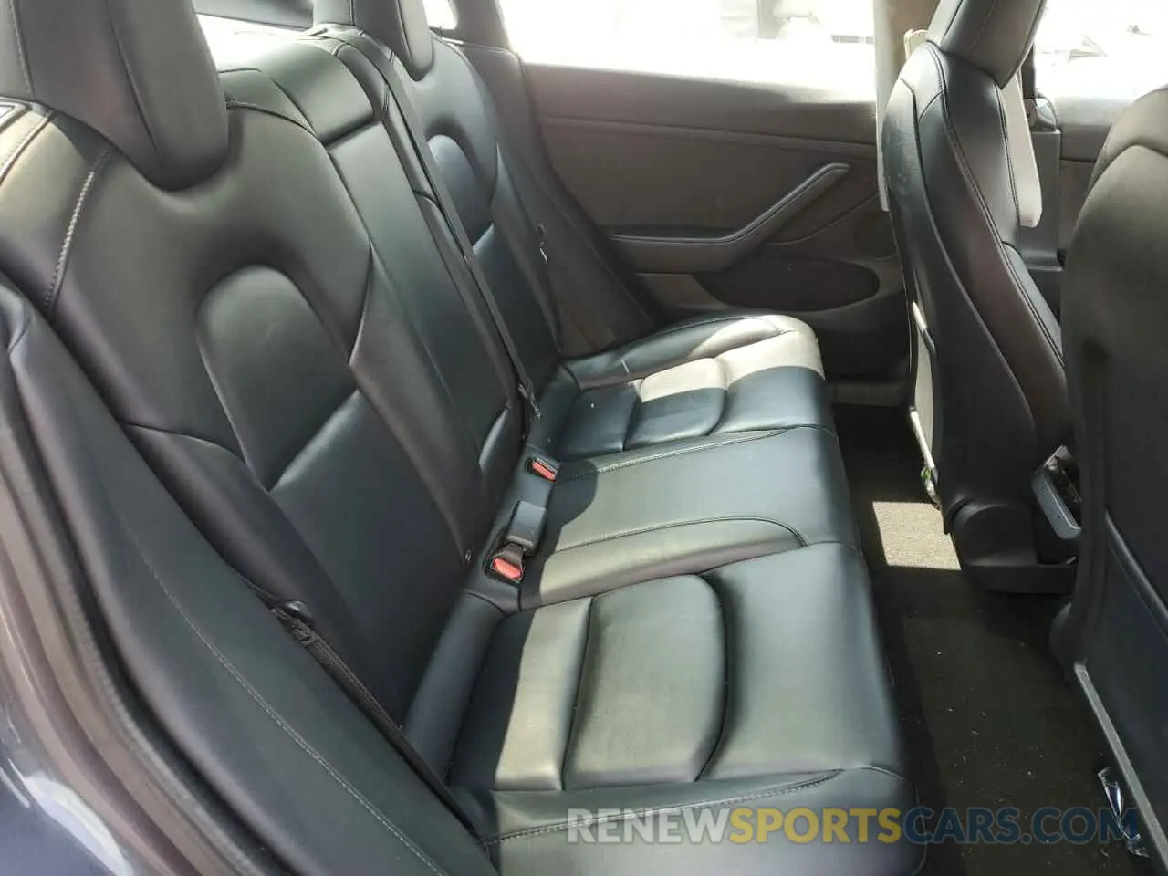 10 Photograph of a damaged car 5YJ3E1EB2NF289356 TESLA MODEL 3 2022