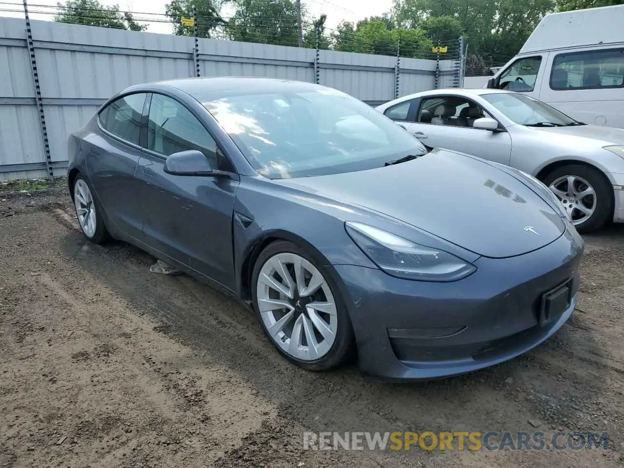 4 Photograph of a damaged car 5YJ3E1EB2NF289356 TESLA MODEL 3 2022