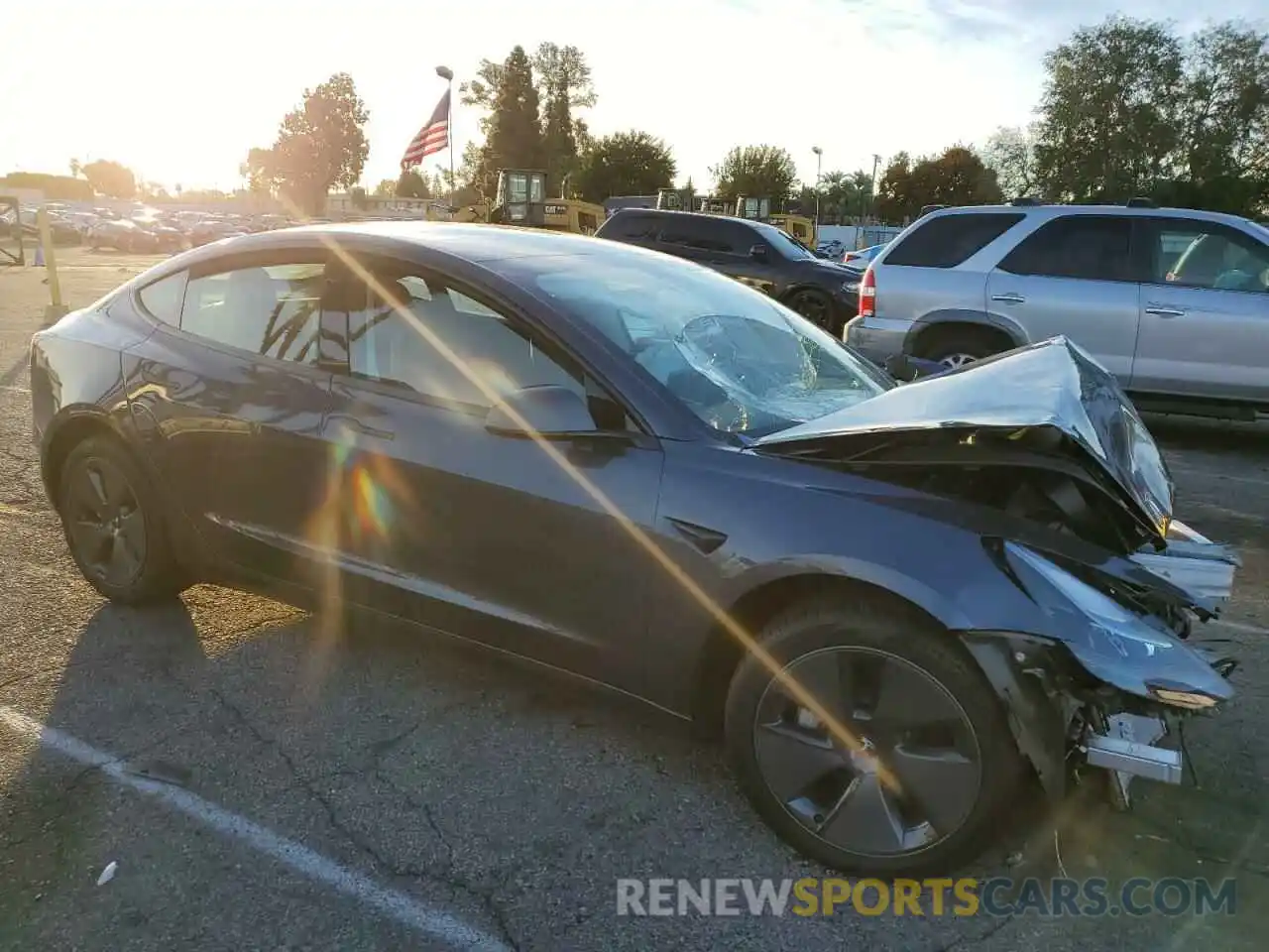 4 Photograph of a damaged car 5YJ3E1EB2NF313283 TESLA MODEL 3 2022