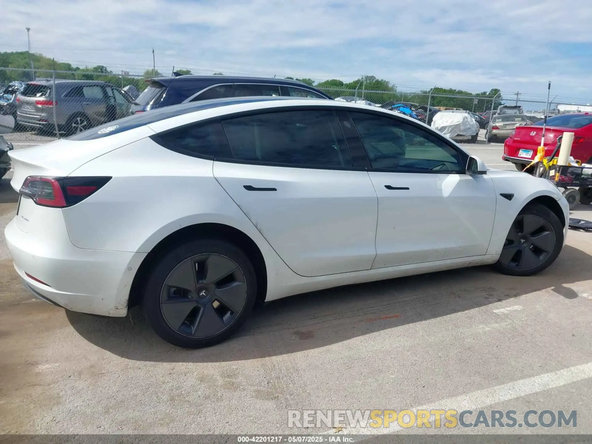 14 Photograph of a damaged car 5YJ3E1EB2NF313445 TESLA MODEL 3 2022