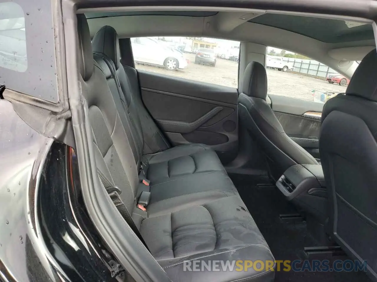10 Photograph of a damaged car 5YJ3E1EB2NF313672 TESLA MODEL 3 2022