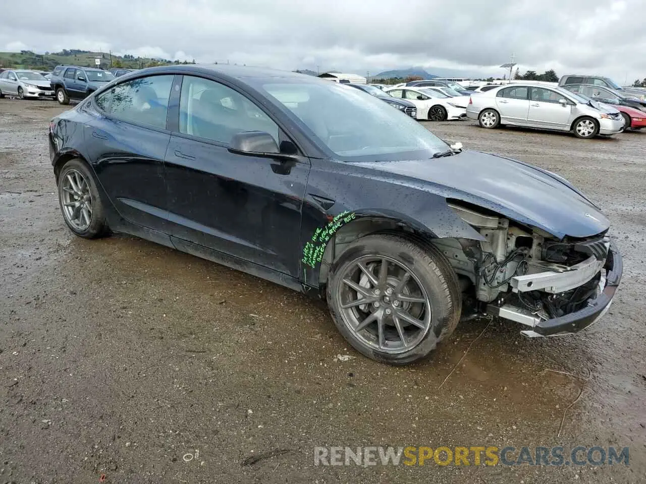 4 Photograph of a damaged car 5YJ3E1EB2NF313672 TESLA MODEL 3 2022