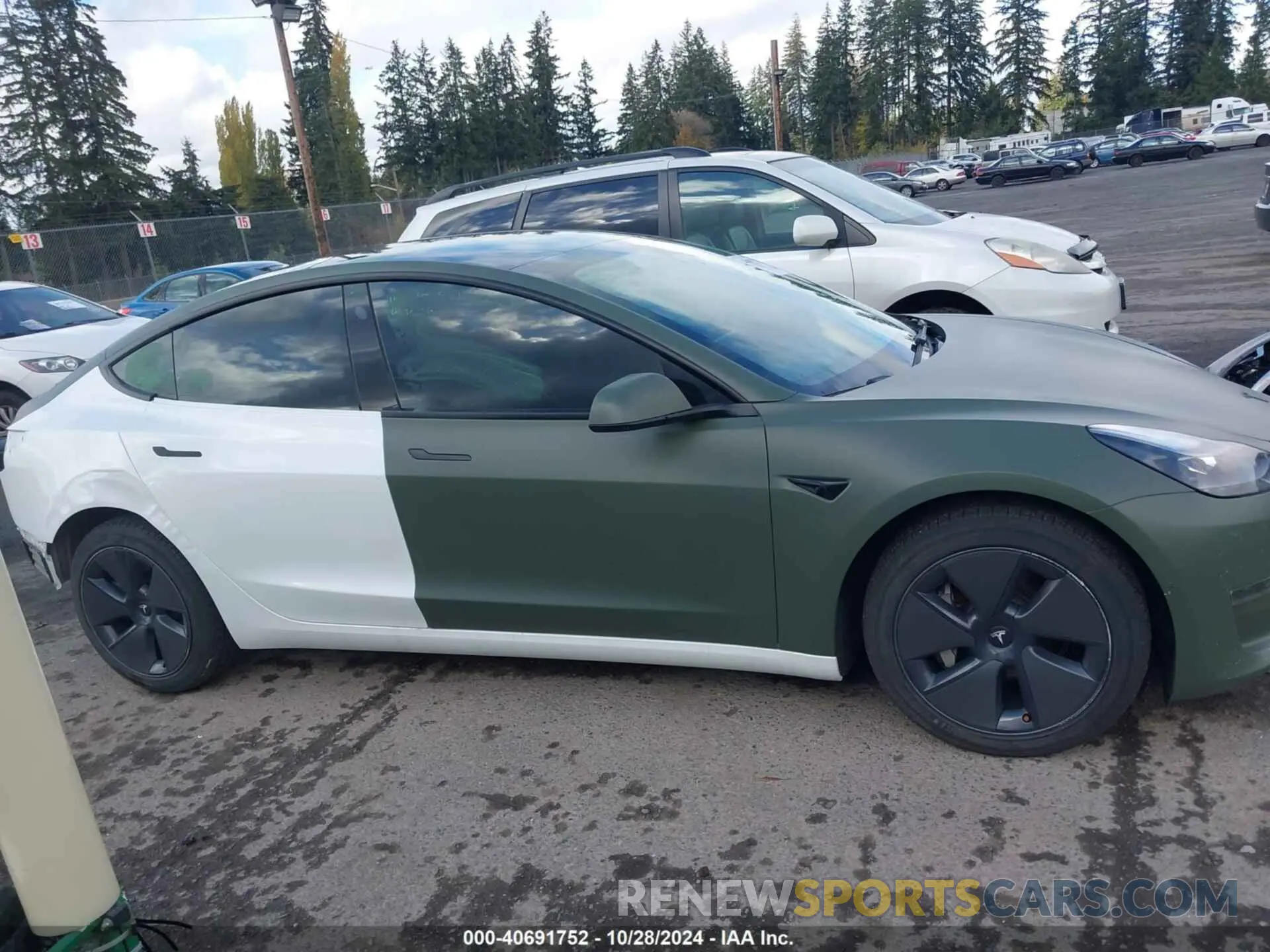 14 Photograph of a damaged car 5YJ3E1EB2NF326941 TESLA MODEL 3 2022