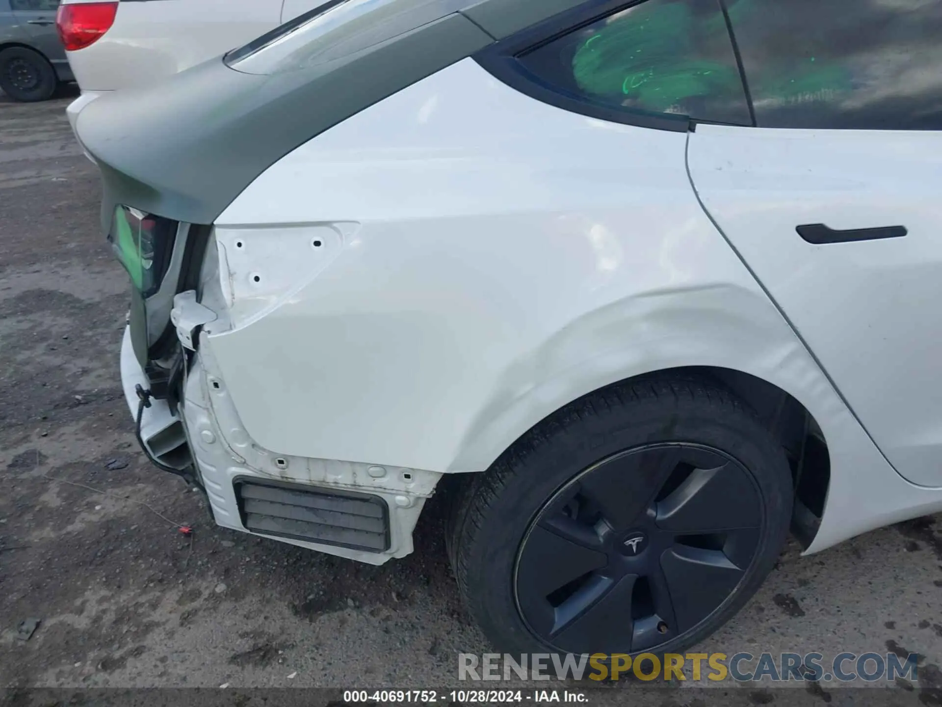 6 Photograph of a damaged car 5YJ3E1EB2NF326941 TESLA MODEL 3 2022