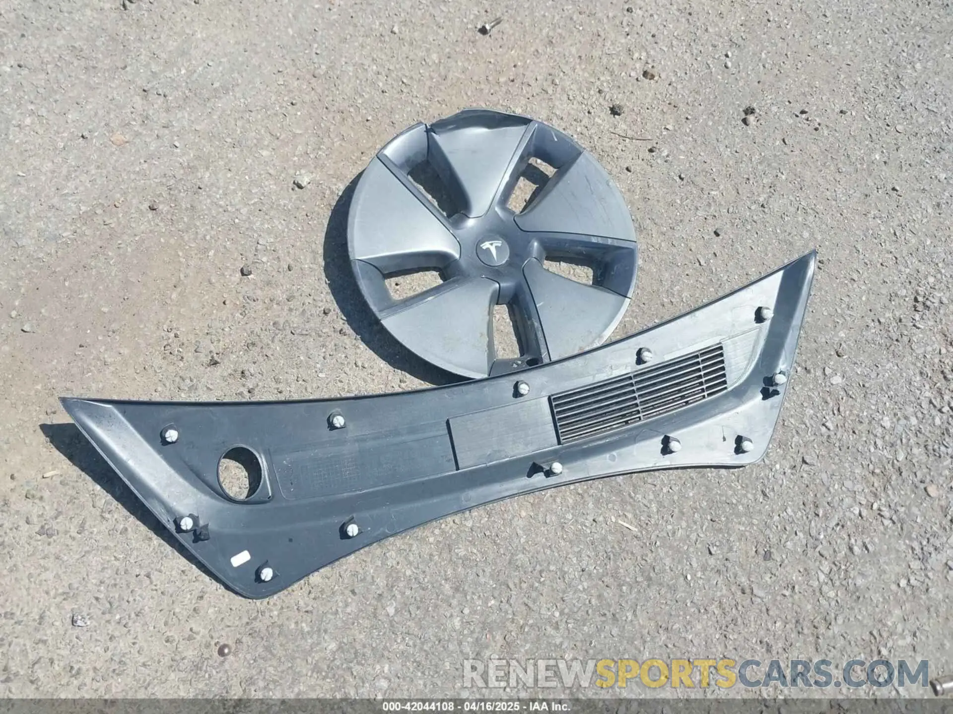 11 Photograph of a damaged car 5YJ3E1EB2NF335641 TESLA MODEL 3 2022