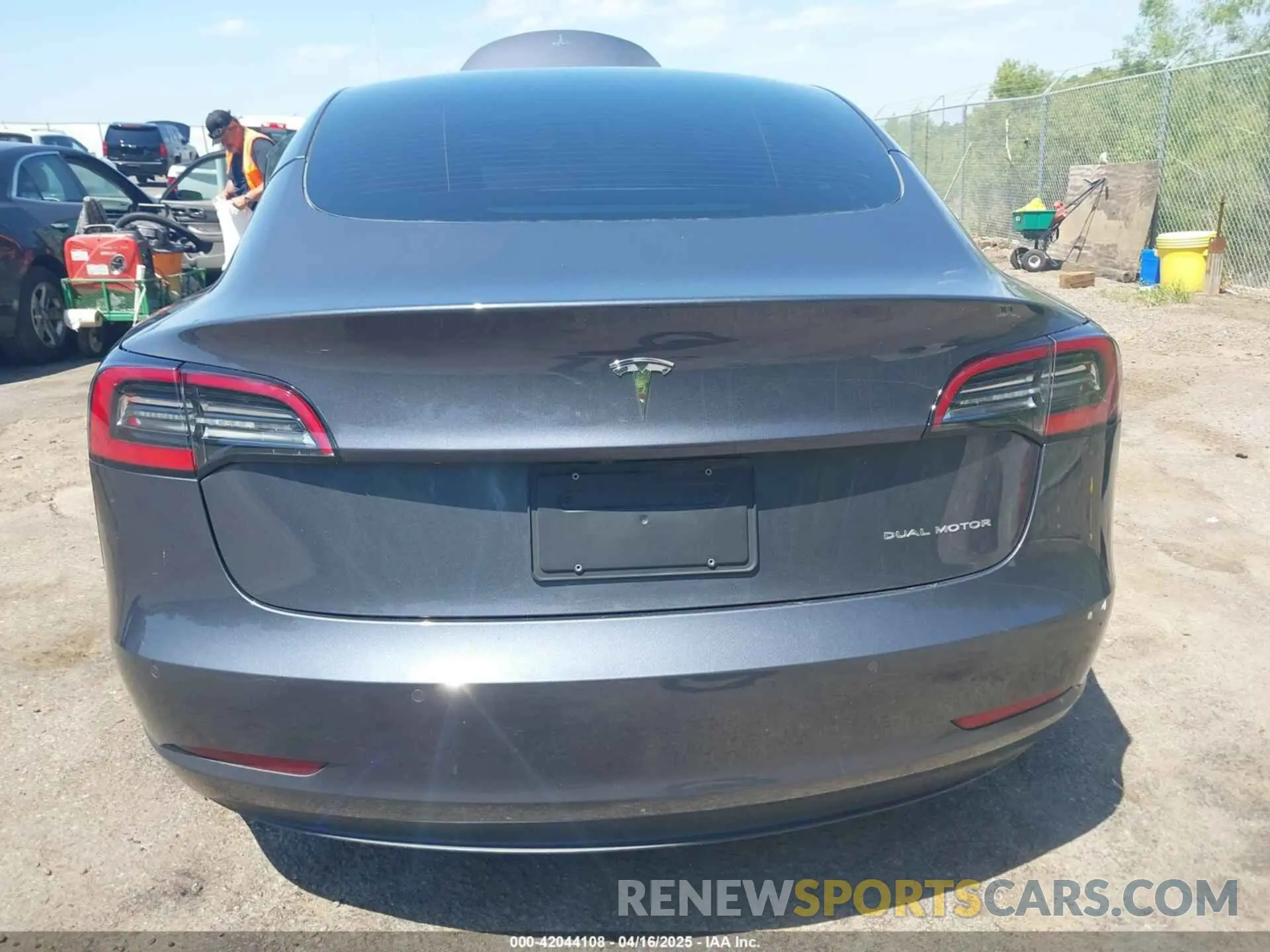 16 Photograph of a damaged car 5YJ3E1EB2NF335641 TESLA MODEL 3 2022