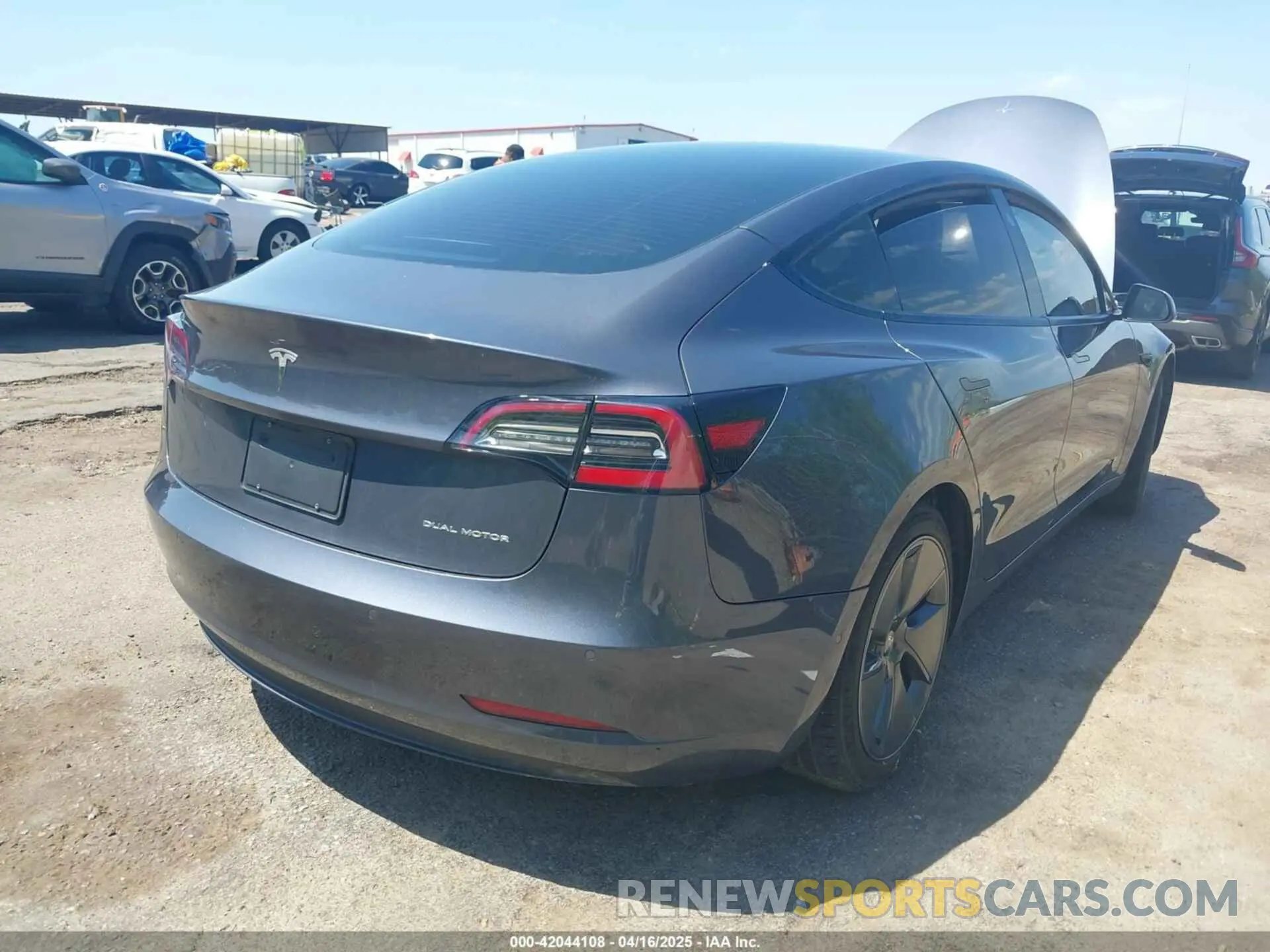 4 Photograph of a damaged car 5YJ3E1EB2NF335641 TESLA MODEL 3 2022