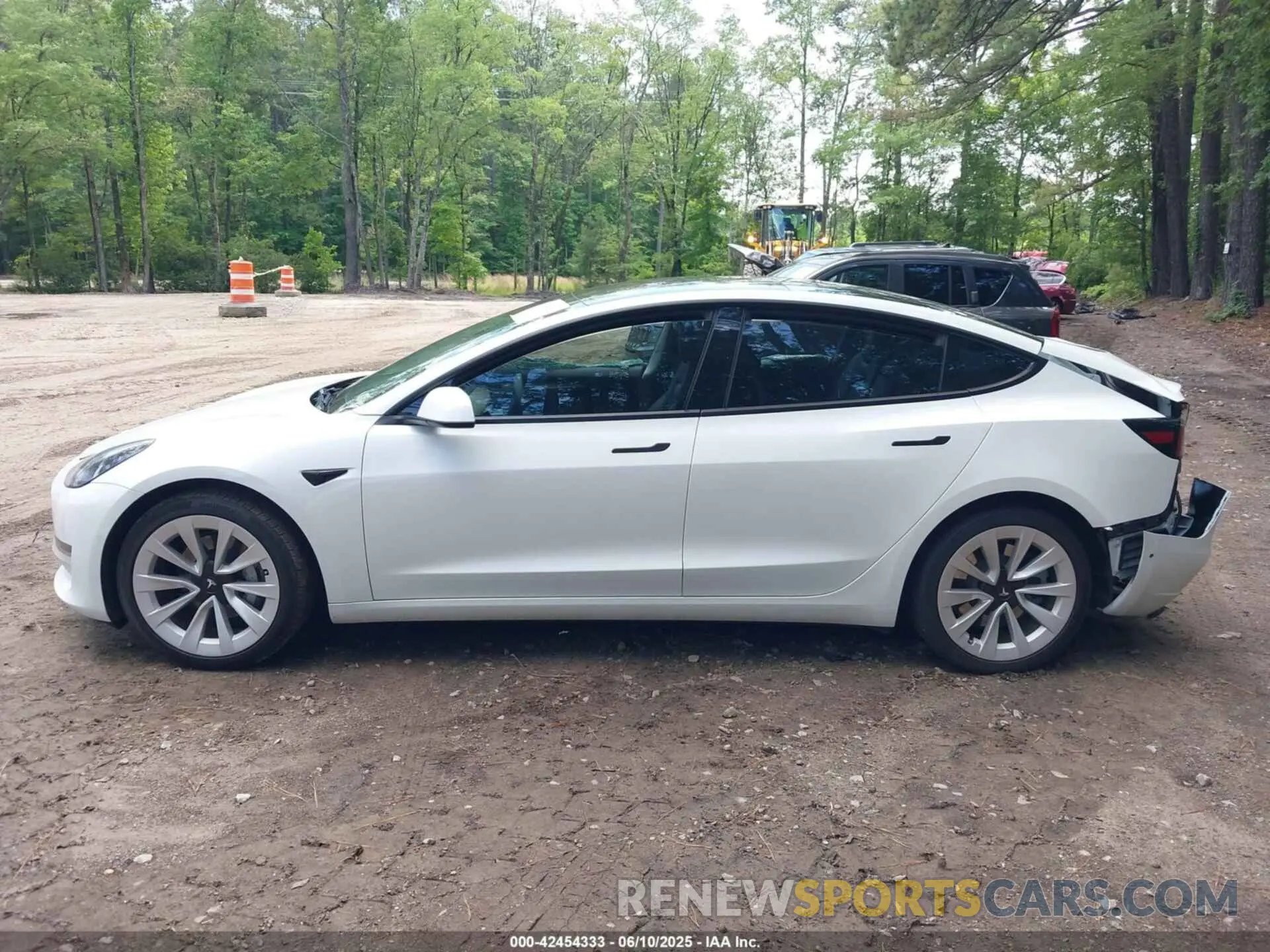 13 Photograph of a damaged car 5YJ3E1EB2NF359485 TESLA MODEL 3 2022