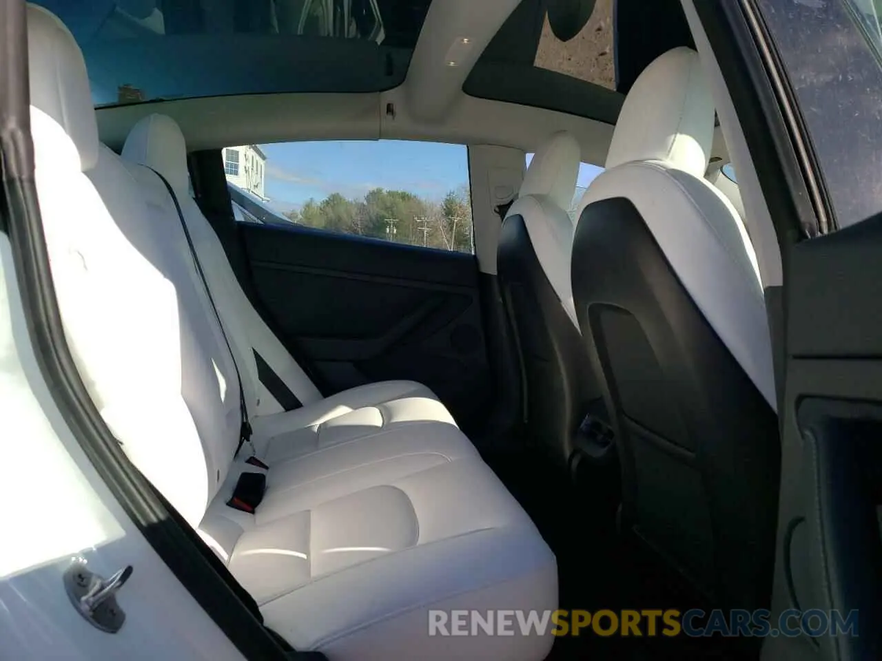 10 Photograph of a damaged car 5YJ3E1EB3NF102612 TESLA MODEL 3 2022