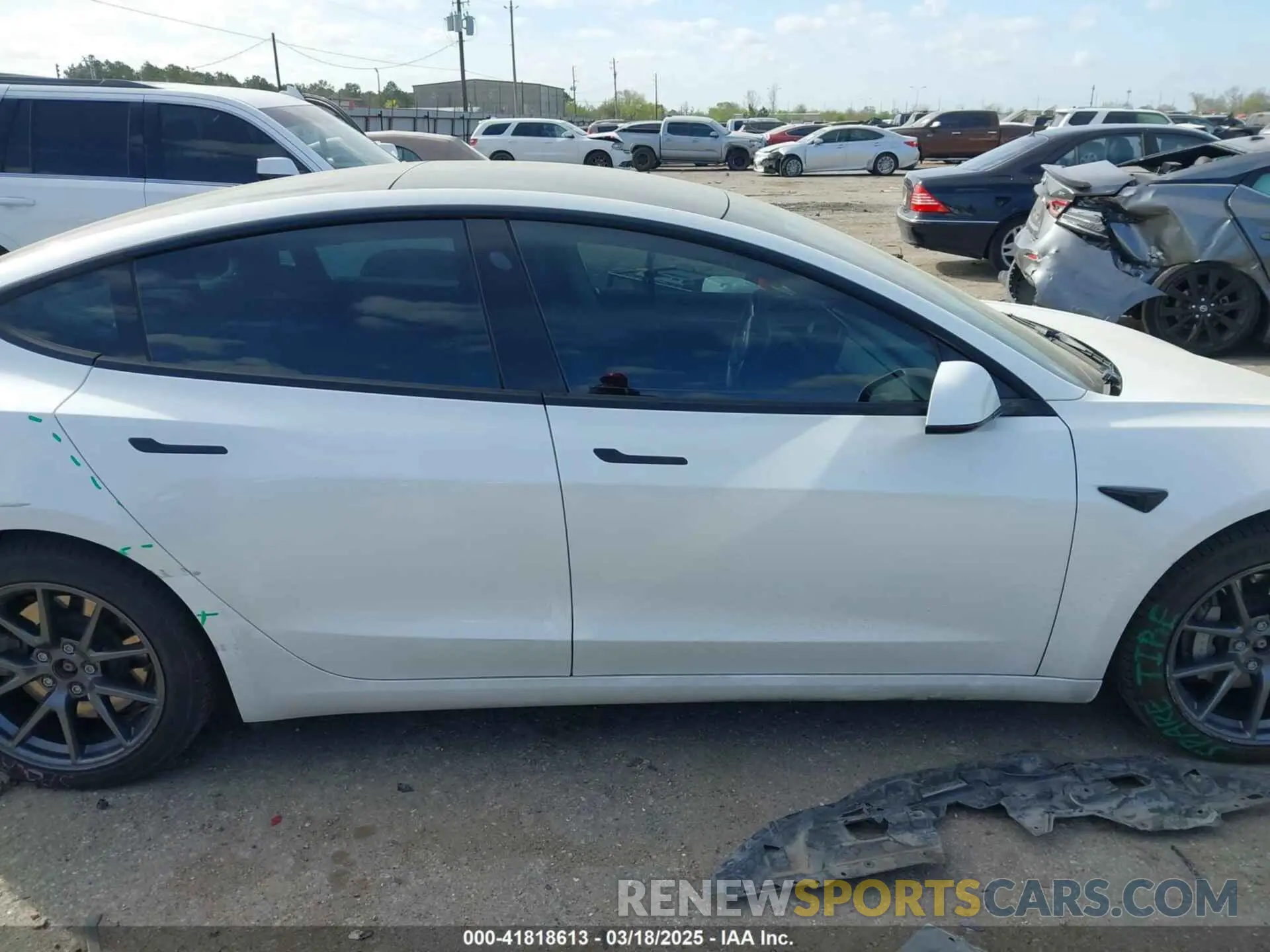 14 Photograph of a damaged car 5YJ3E1EB3NF106448 TESLA MODEL 3 2022